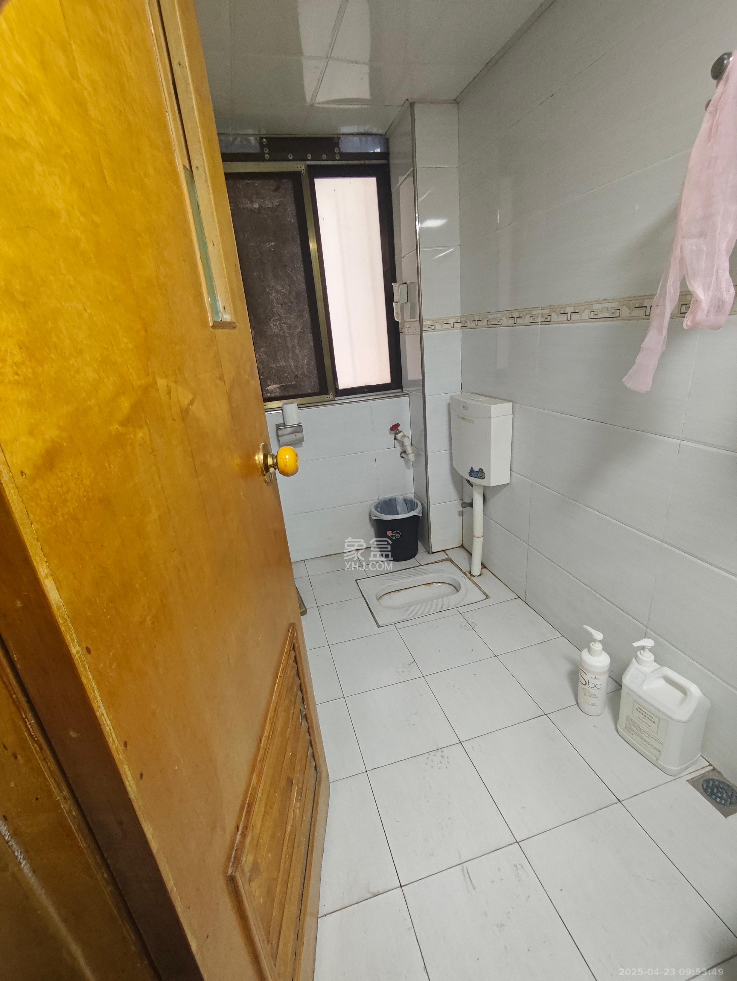 福乐凯公寓 3室2厅2卫 3600.0元/月 福乐凯公寓 3室2厅2卫 3600.0元/月室内图