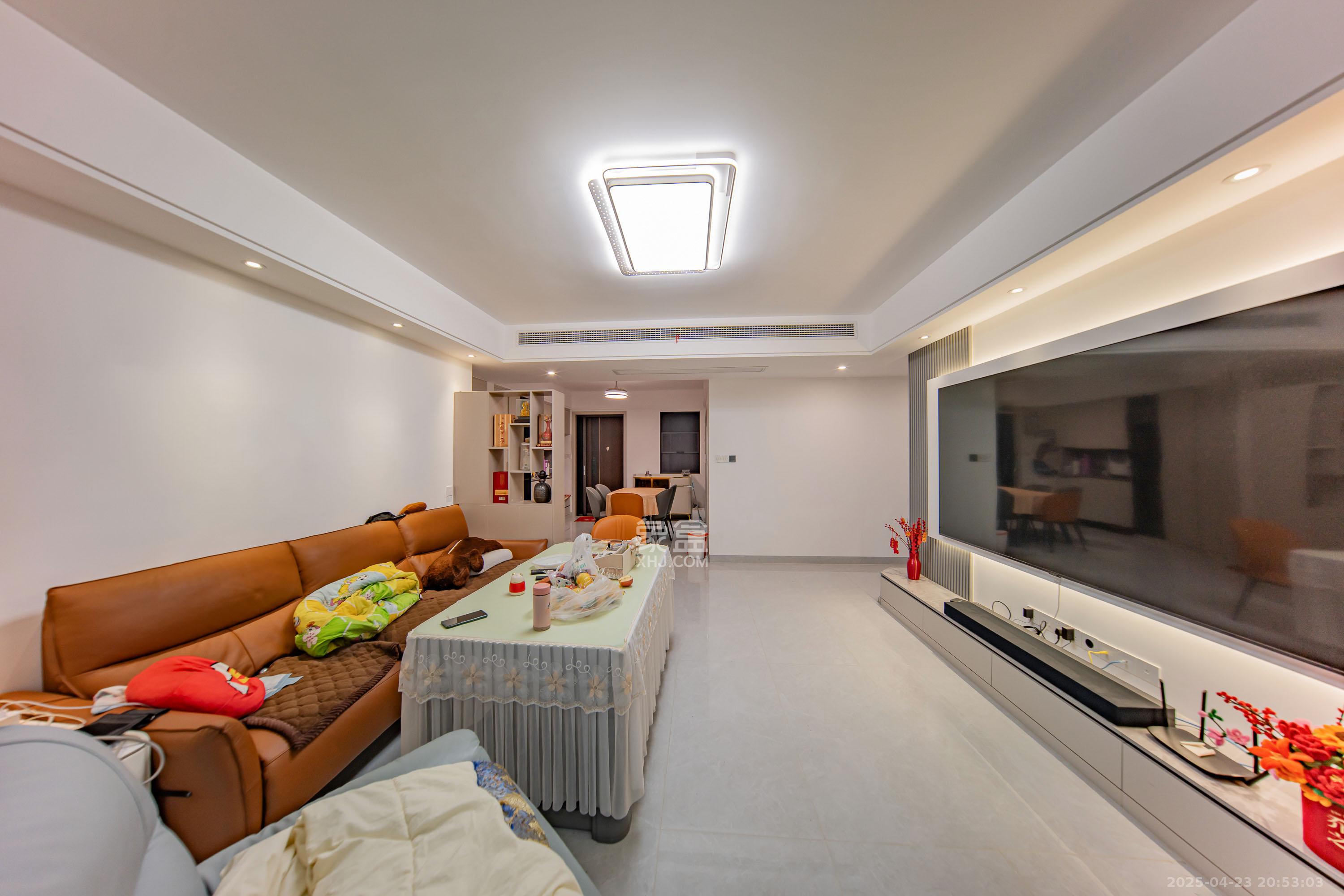 建投象山国际  4室2厅3卫    169.8万 建投象山国际  4室2厅3卫    169.8万客厅