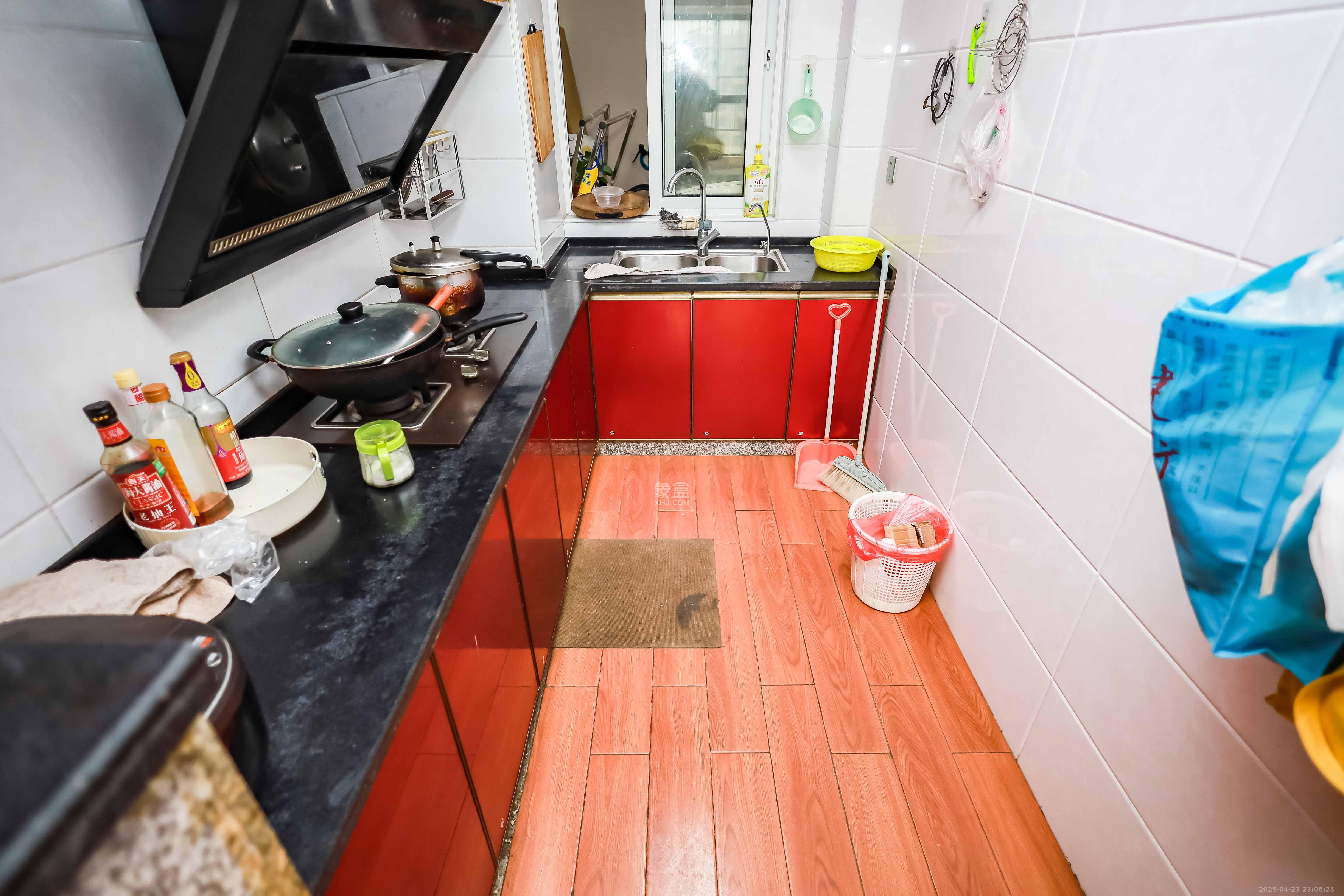 天麓尚层 3室2厅2卫 90.0万 天麓尚层 3室2厅2卫 90.0万厨房