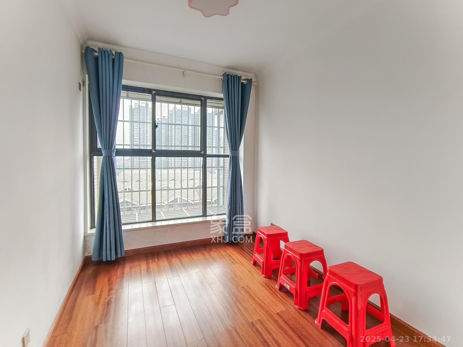 花样年华  3室2厅1卫    55.8万 花样年华  3室2厅1卫    55.8万卧室