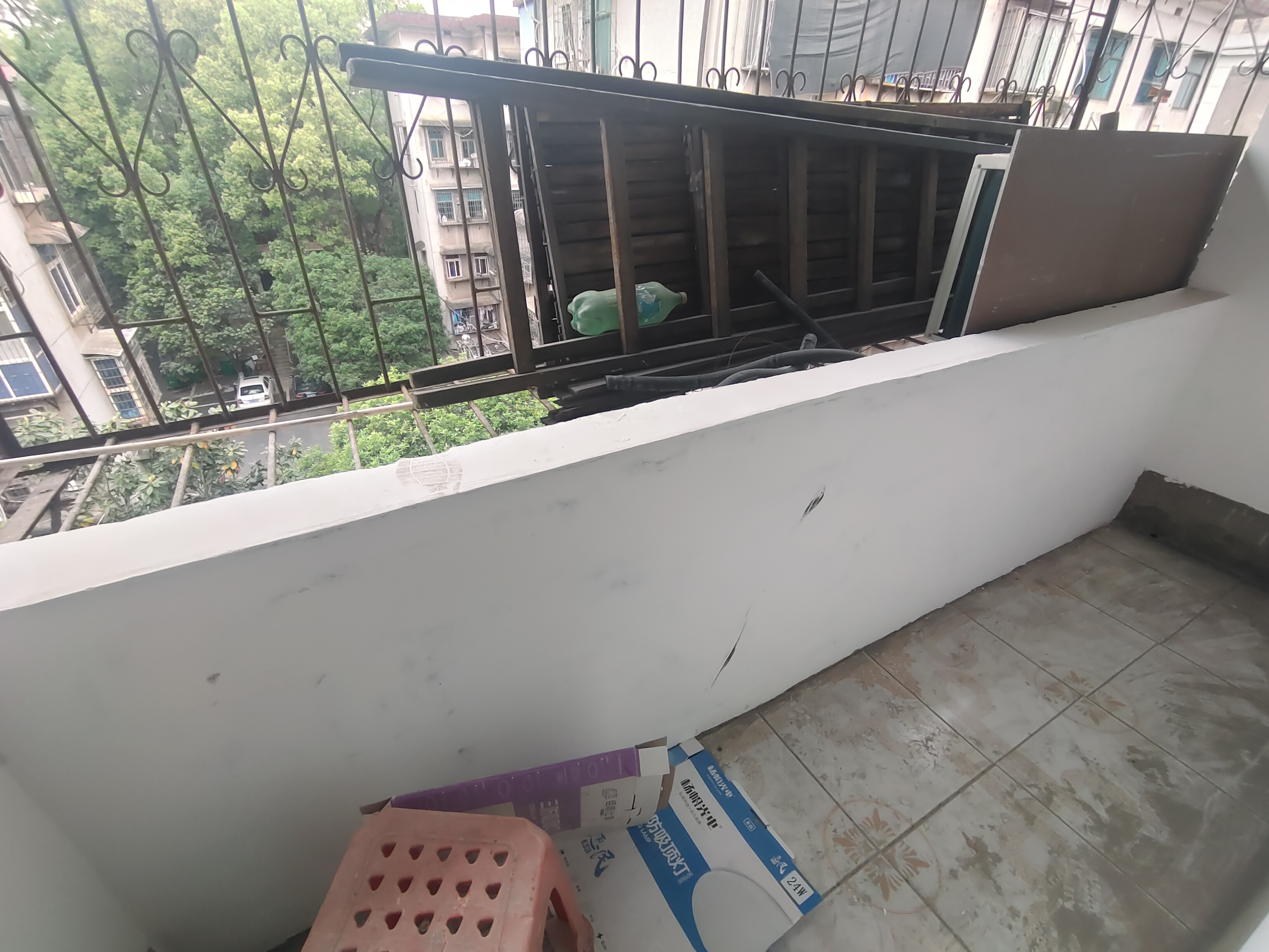 针织厂家属楼(新星南路)  3室2厅1卫    30.0万客厅