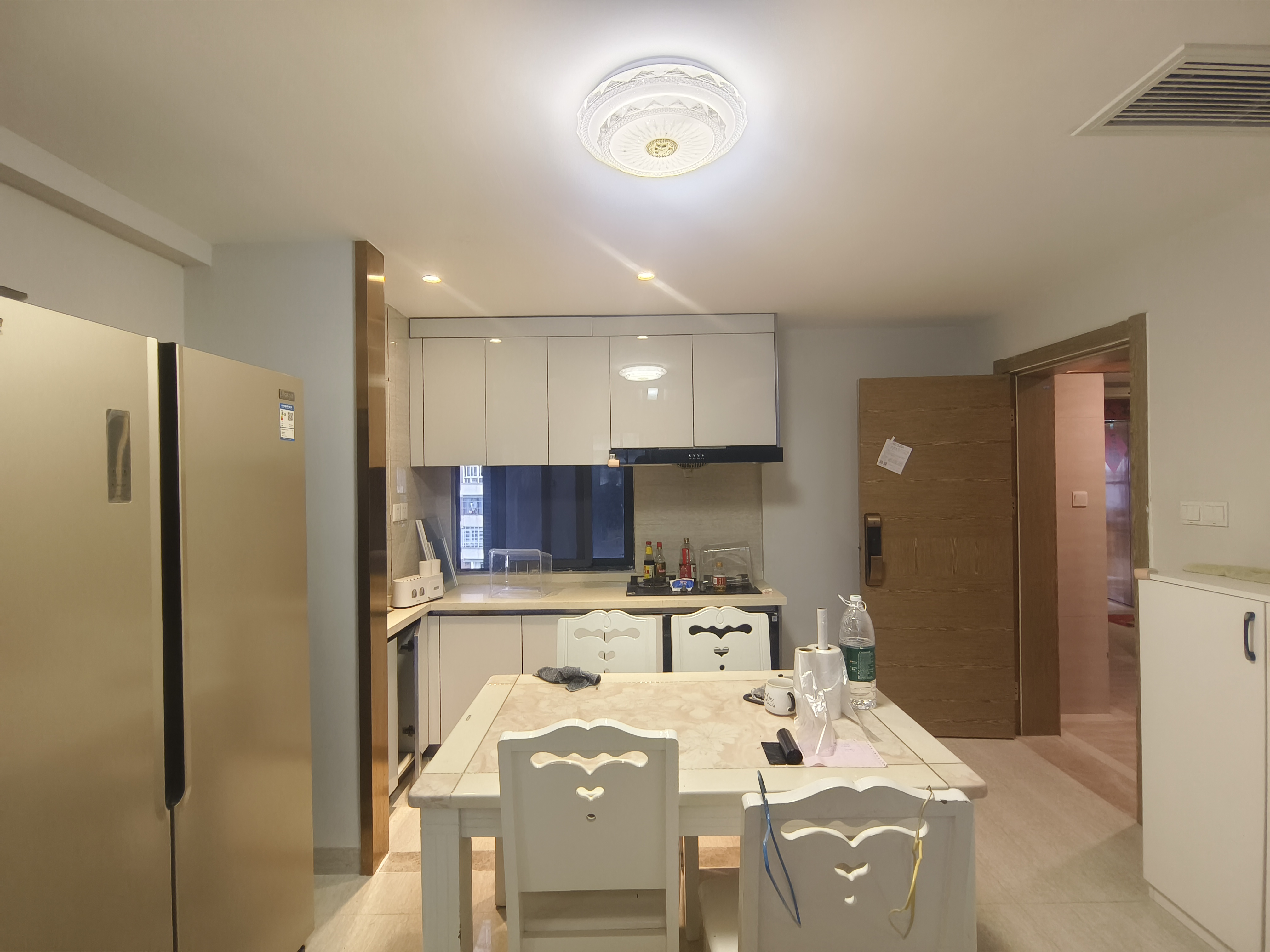 宇建国贸城 2室2厅1卫 3300.0元/月 宇建国贸城 2室2厅1卫 3300.0元/月室内图