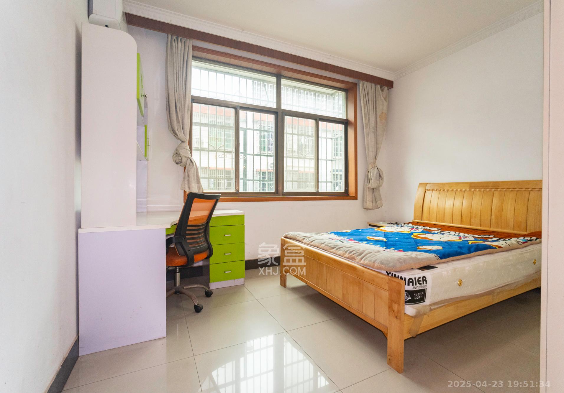 松雅安置小区 3室2厅1卫 46.0万 松雅安置小区 3室2厅1卫 46.0万卧室