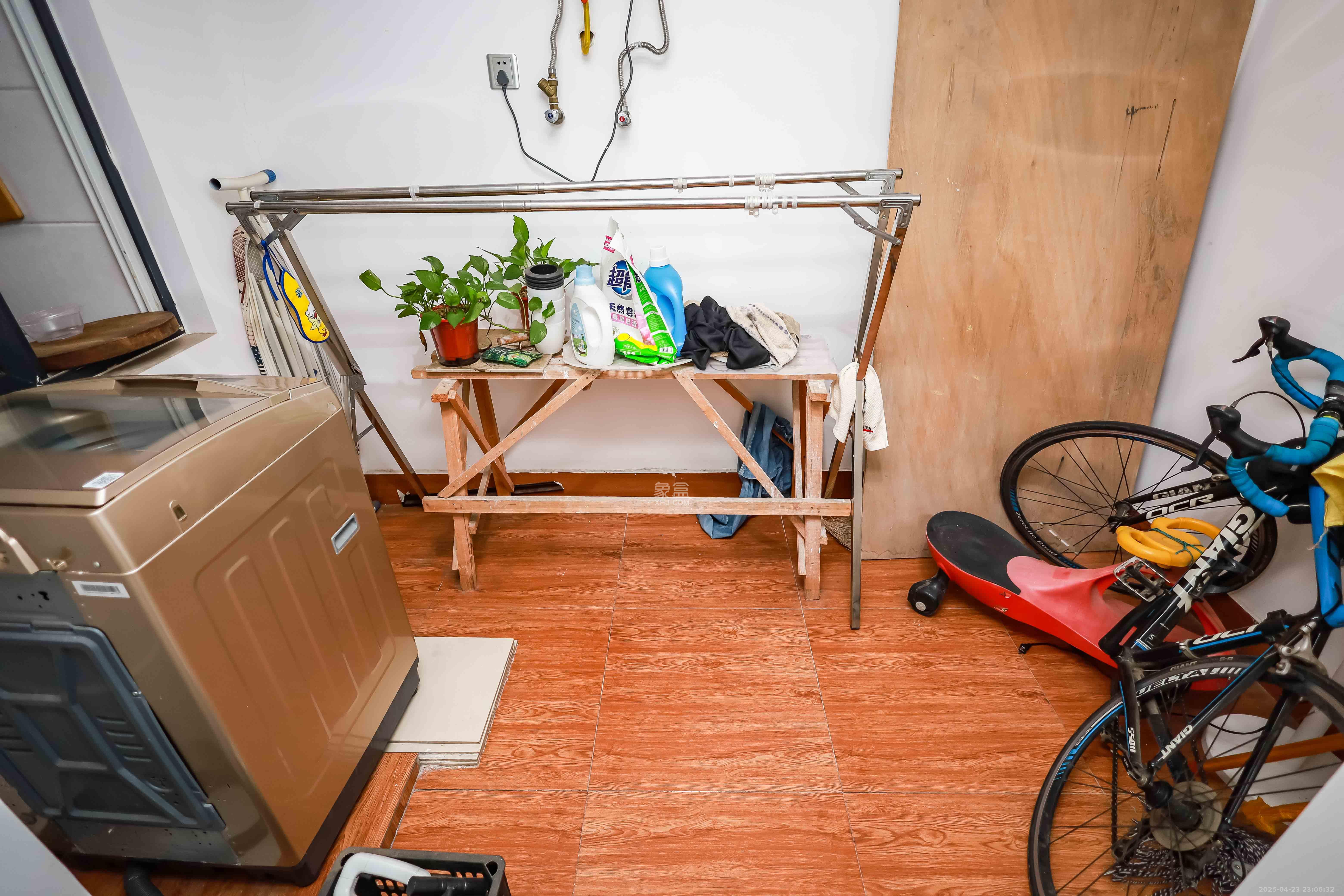 天麓尚层 3室2厅2卫 90.0万 天麓尚层 3室2厅2卫 90.0万阳台