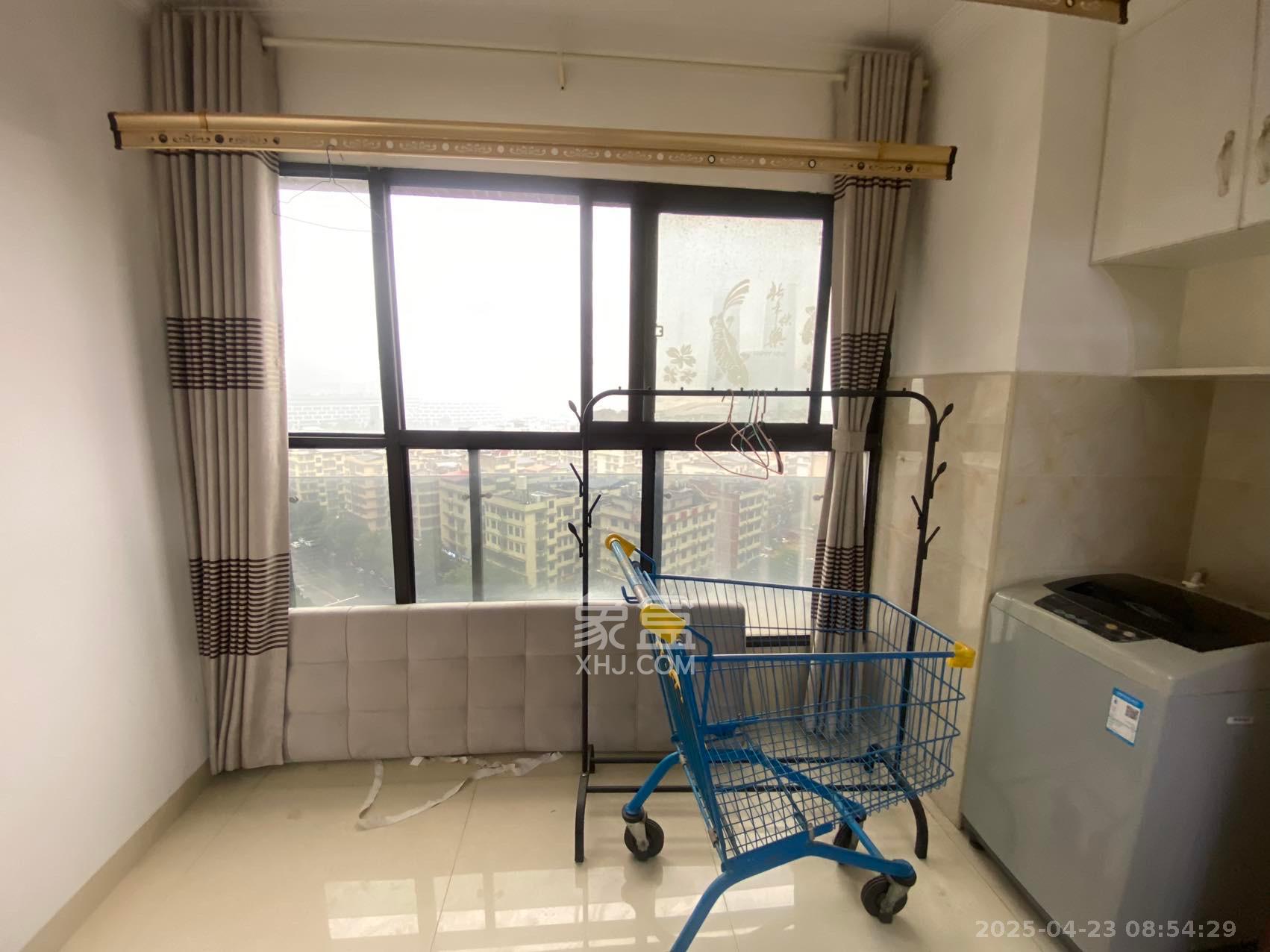 达美D6区  2室1厅1卫   2500.00元/月室内图