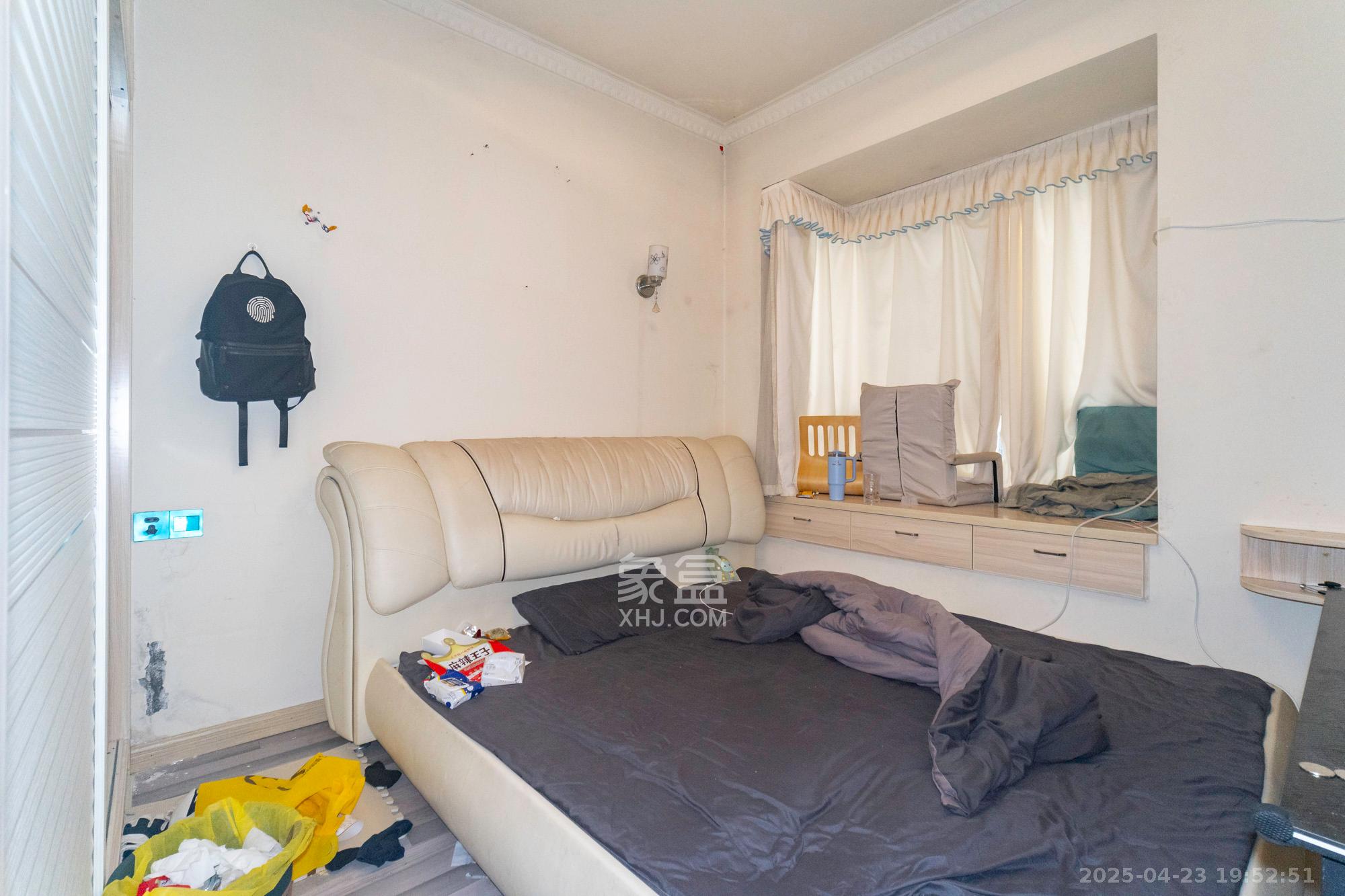 松雅轩(埃克斯社区) 2室2厅1卫 75.0万 松雅轩(埃克斯社区) 2室2厅1卫 75.0万卧室