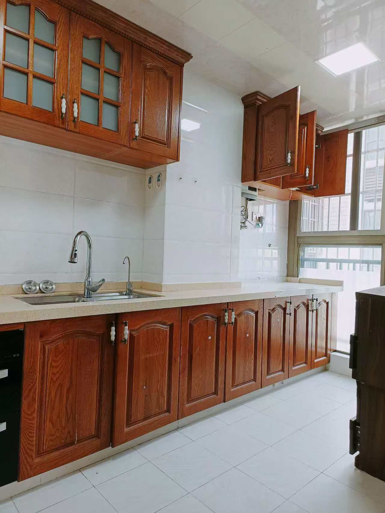 城市海岸二期  2室2厅1卫    205.0万 城市海岸二期  2室2厅1卫    205.0万室内图