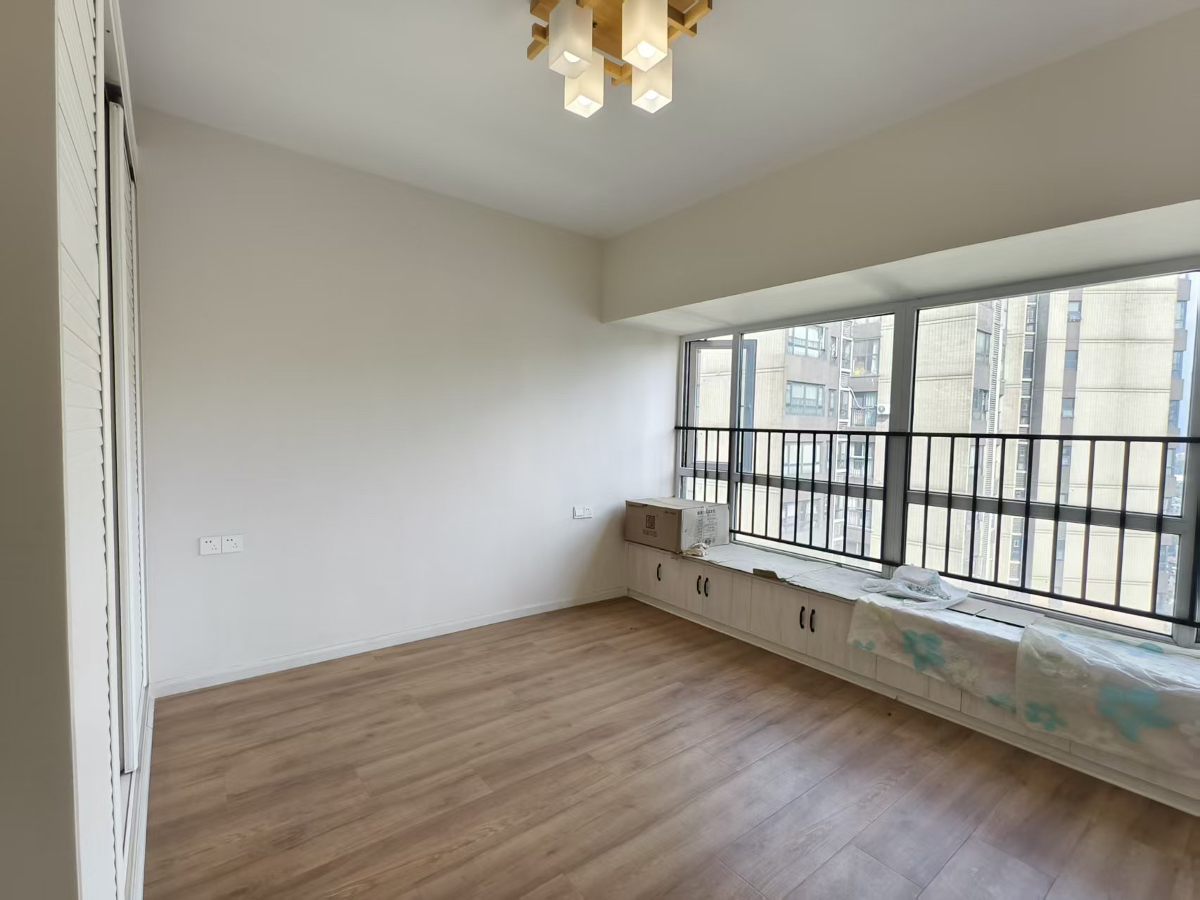 美的城三期 3室2厅2卫 69.8万 美的城三期 3室2厅2卫 69.8万室内图