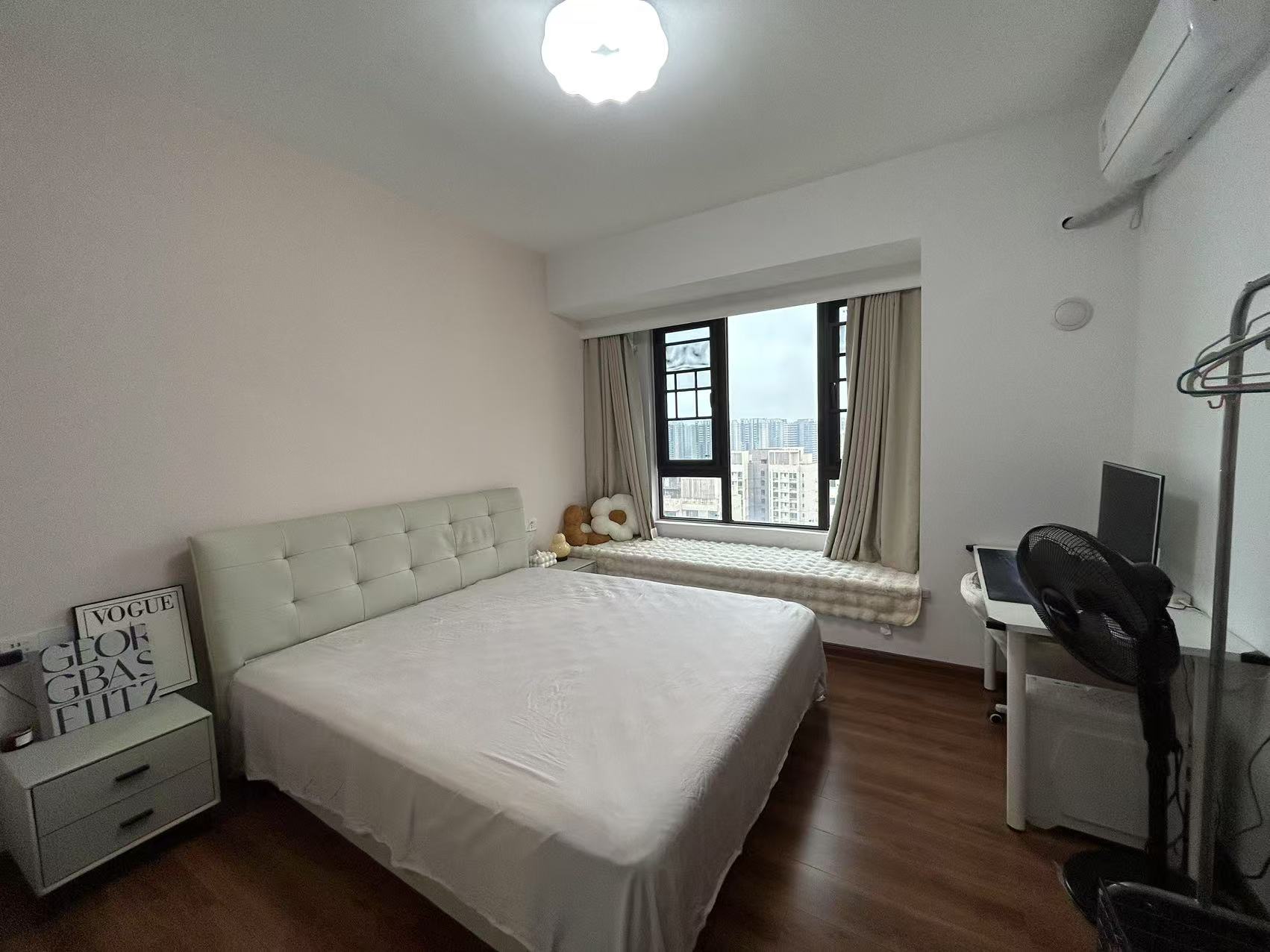 蓝溪谷 4室2厅2卫 92.8万 蓝溪谷 4室2厅2卫 92.8万室内图