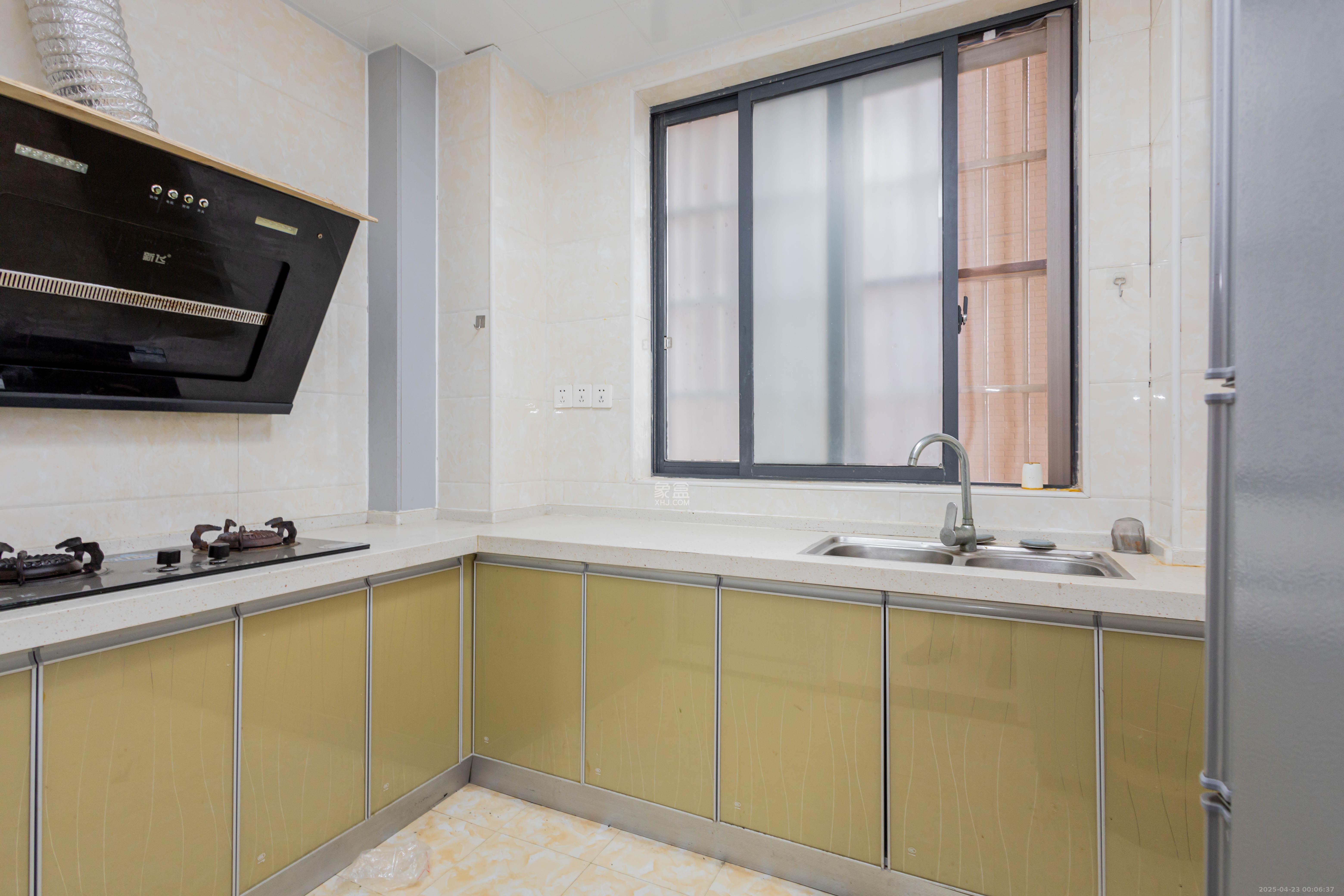 高林仕家 3室2厅2卫 81.88万 高林仕家 3室2厅2卫 81.88万厨房