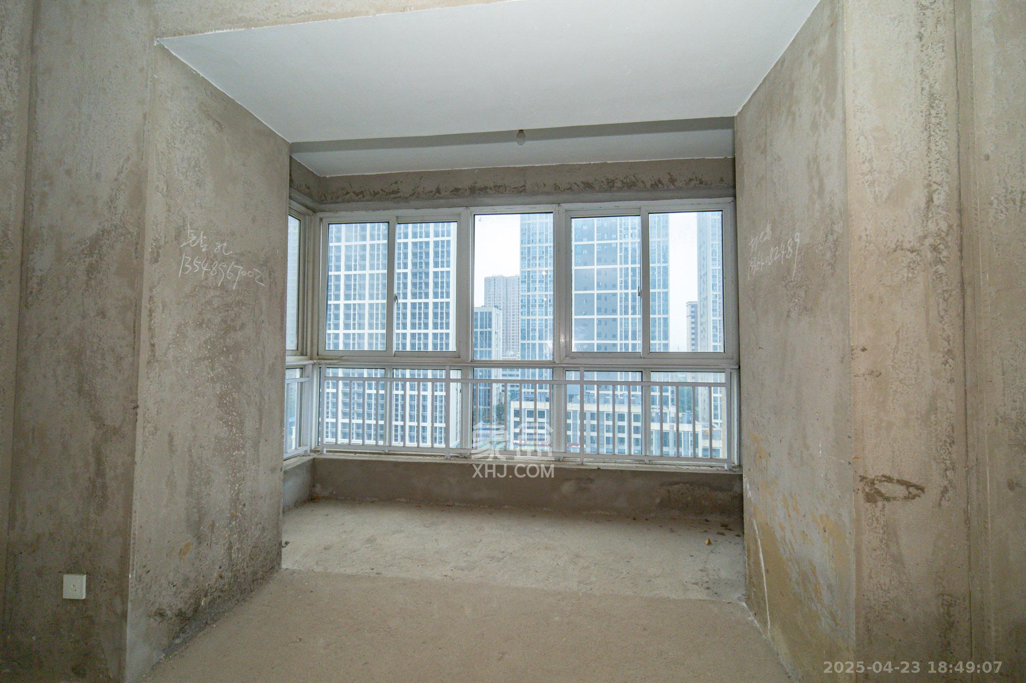 时代星空  3室2厅2卫    57.8万 时代星空  3室2厅2卫    57.8万阳台