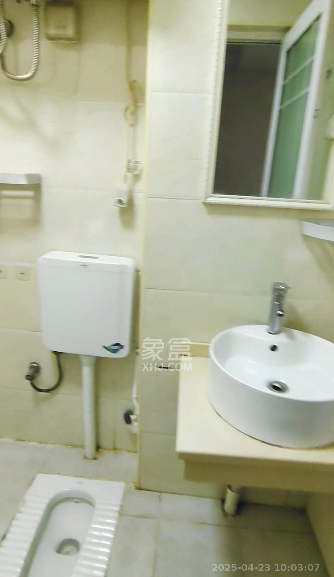 中建芙蓉工社 1室1厅1卫 1400.0元/月 中建芙蓉工社 1室1厅1卫 1400.0元/月室内图