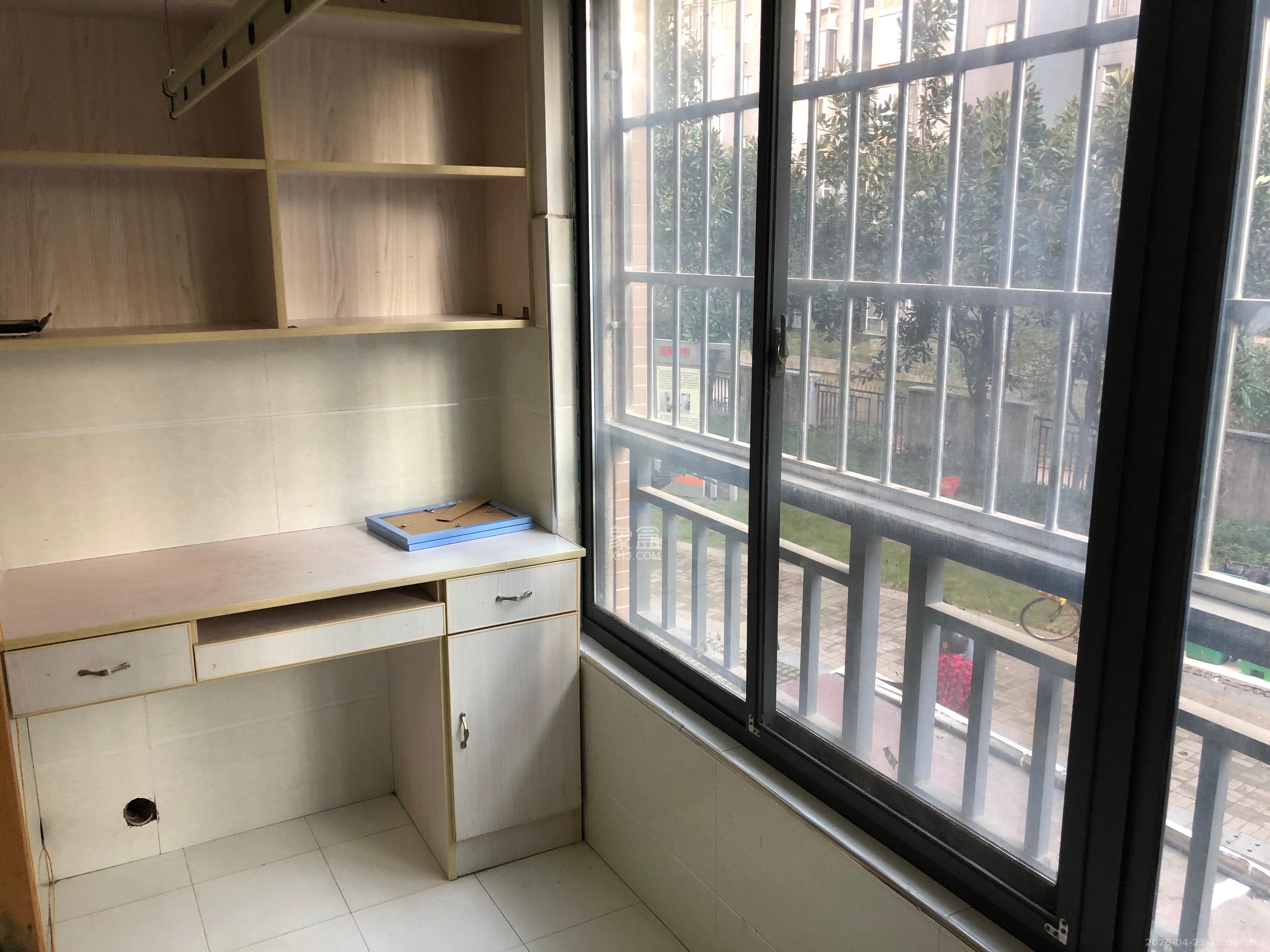 上峰苑（兰亭玥岛）  2室2厅1卫   2400.00元/月室内图