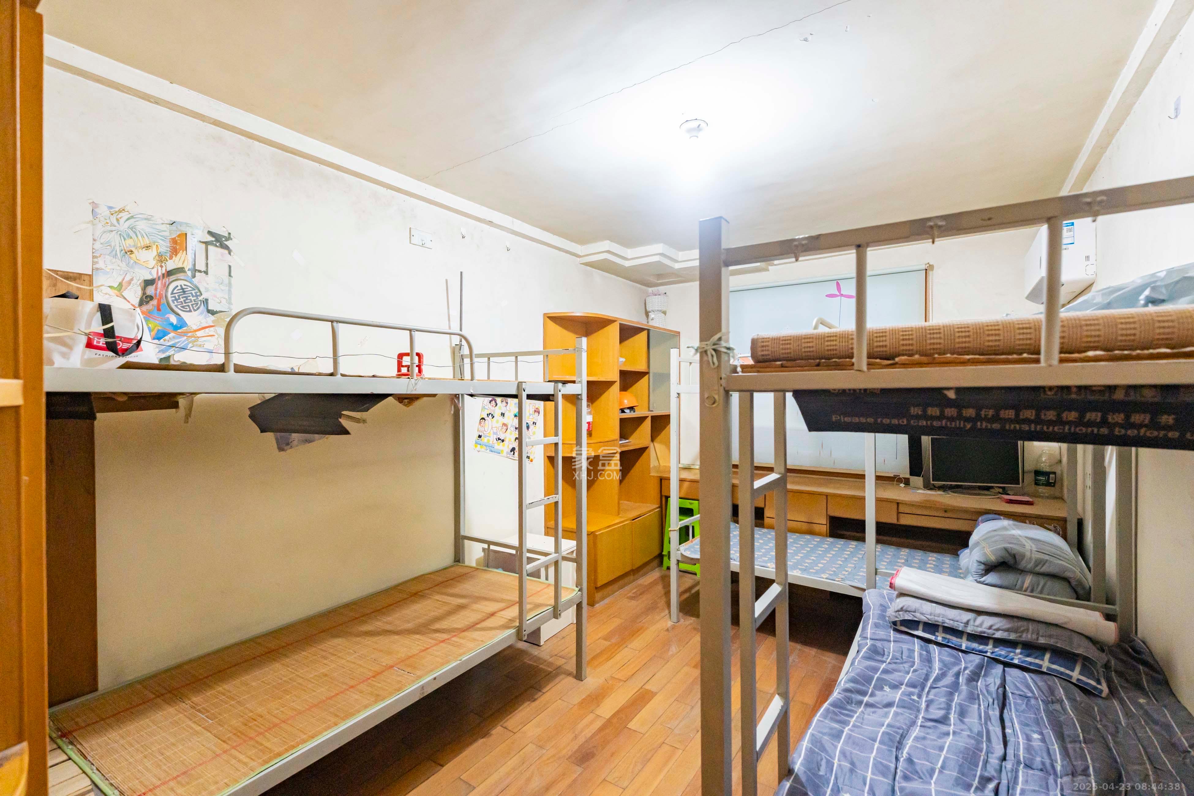 兴汉门公寓  3室2厅2卫    3400.0元/月室内图