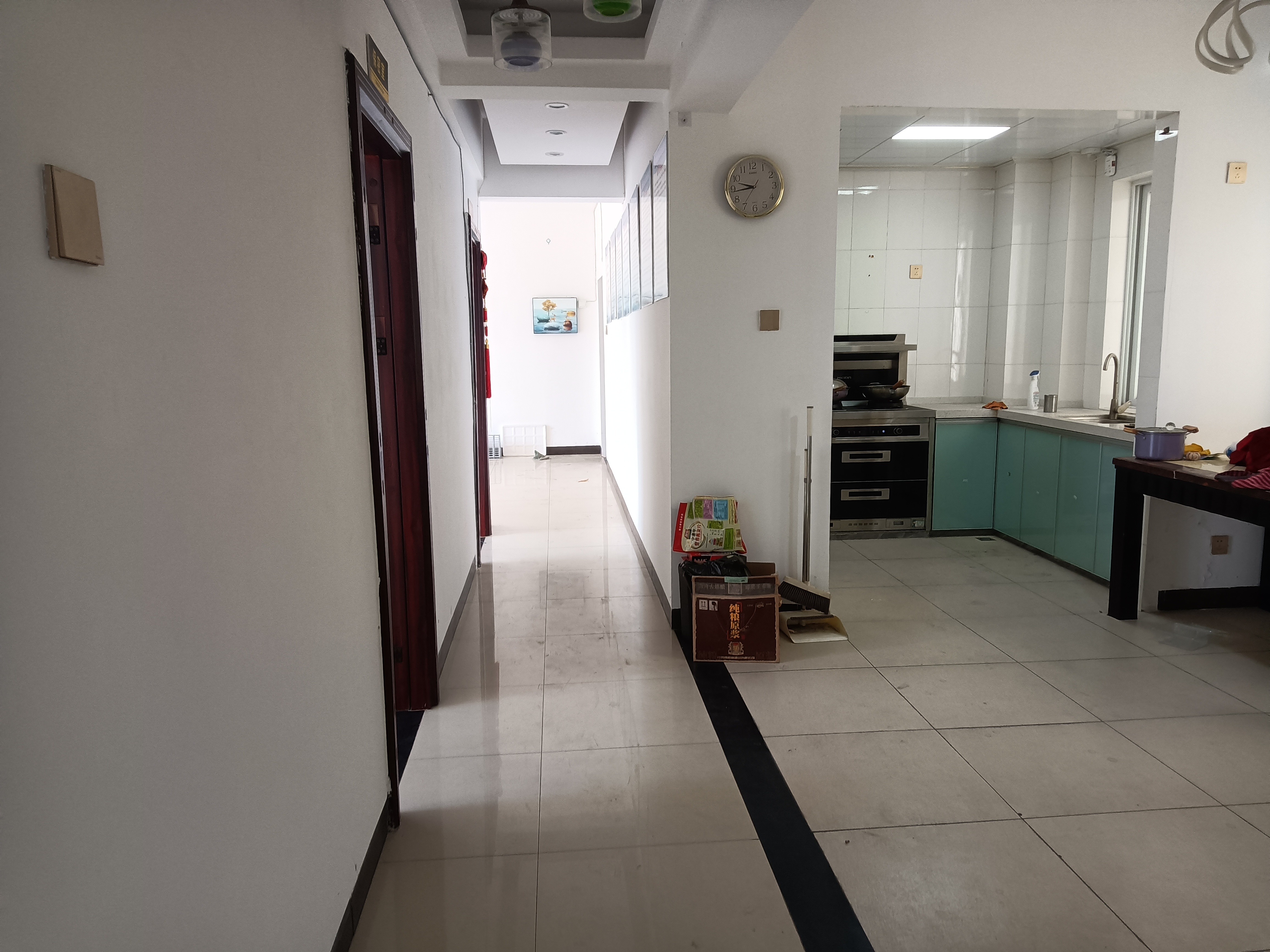 环海大厦 3室2厅2卫 2600.0元/月 环海大厦 3室2厅2卫 2600.0元/月室内图