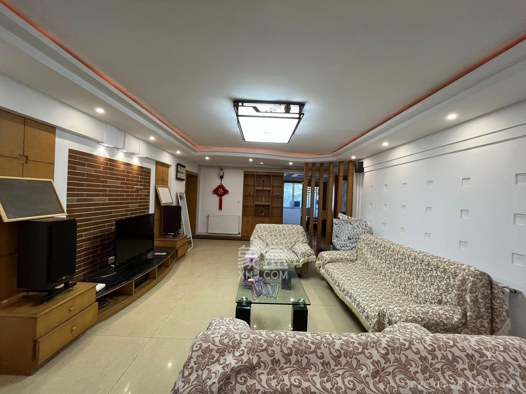 兴汉门公寓  4室2厅2卫    3600.0元/月 兴汉门公寓  4室2厅2卫    3600.0元/月