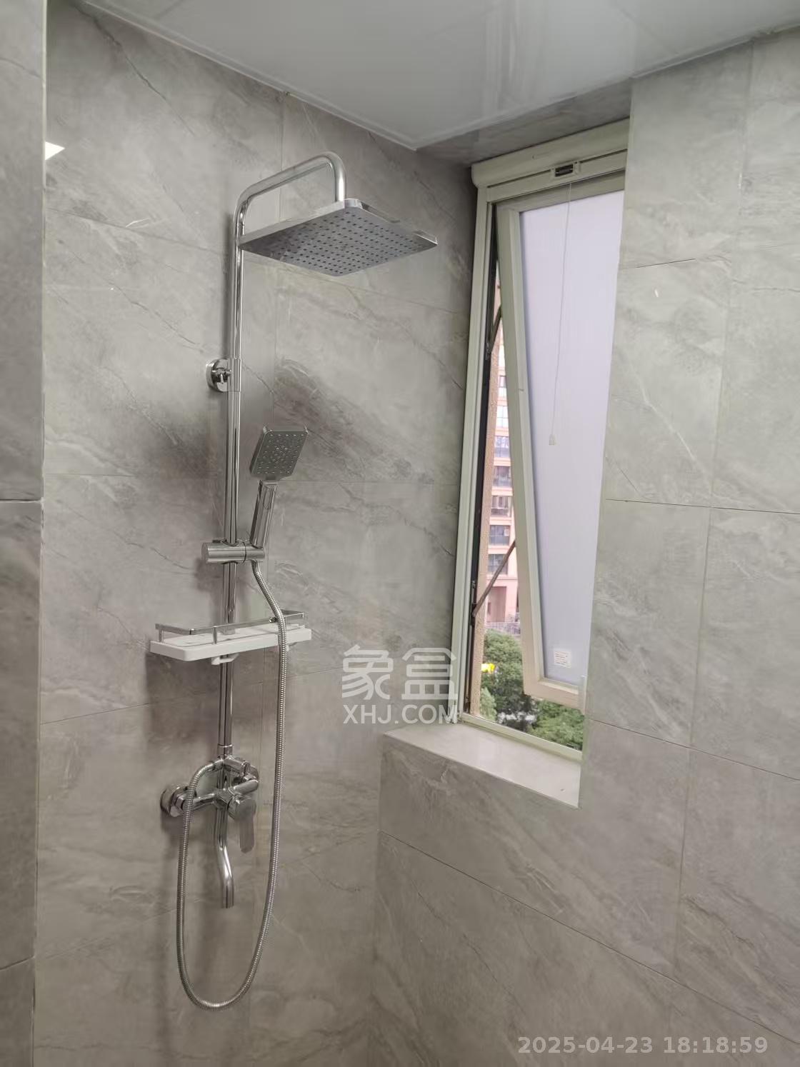 北辰三角洲E7区  3室2厅2卫   4200.00元/月室内图