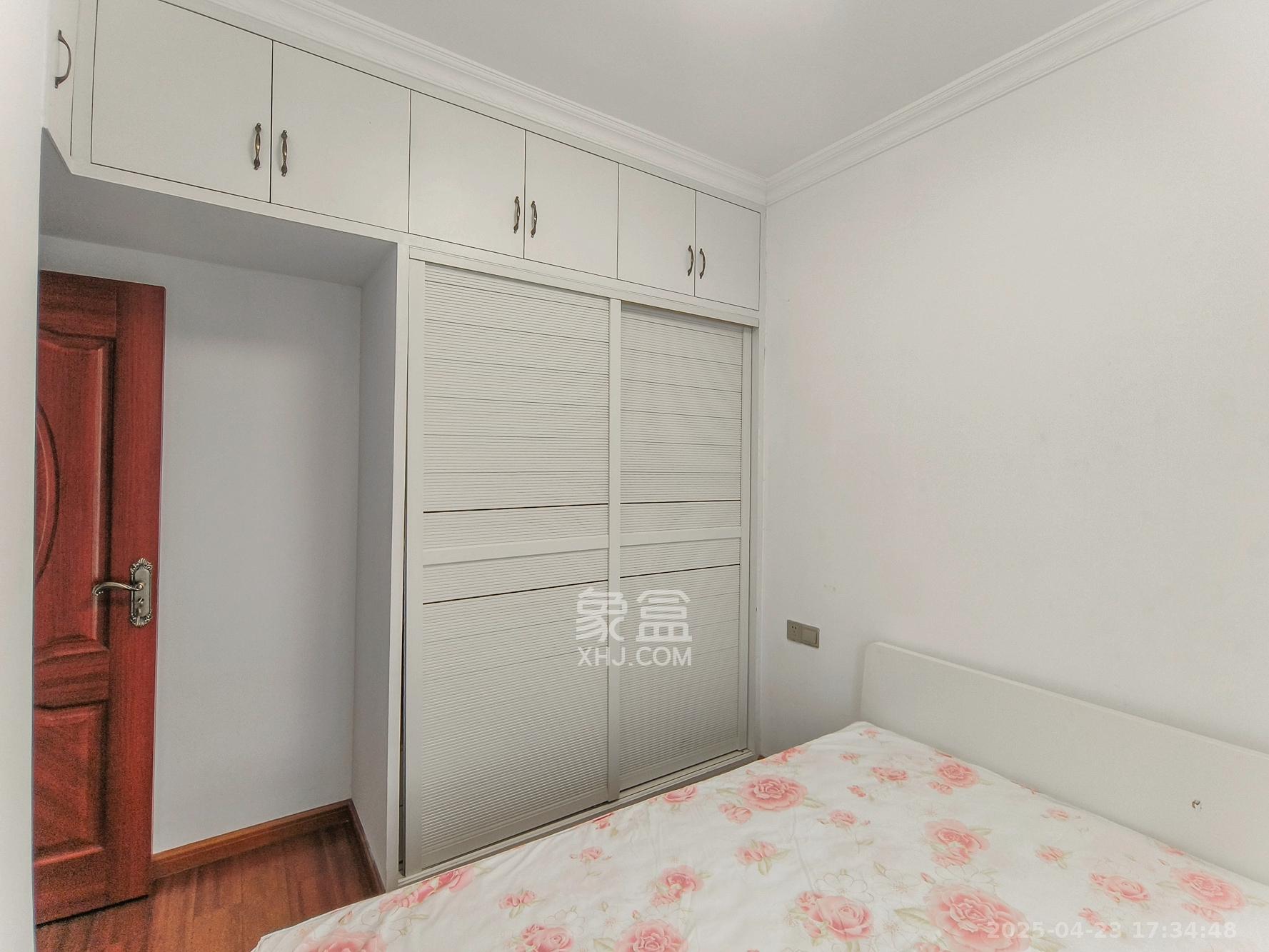 花样年华  3室2厅1卫    55.8万 花样年华  3室2厅1卫    55.8万卧室