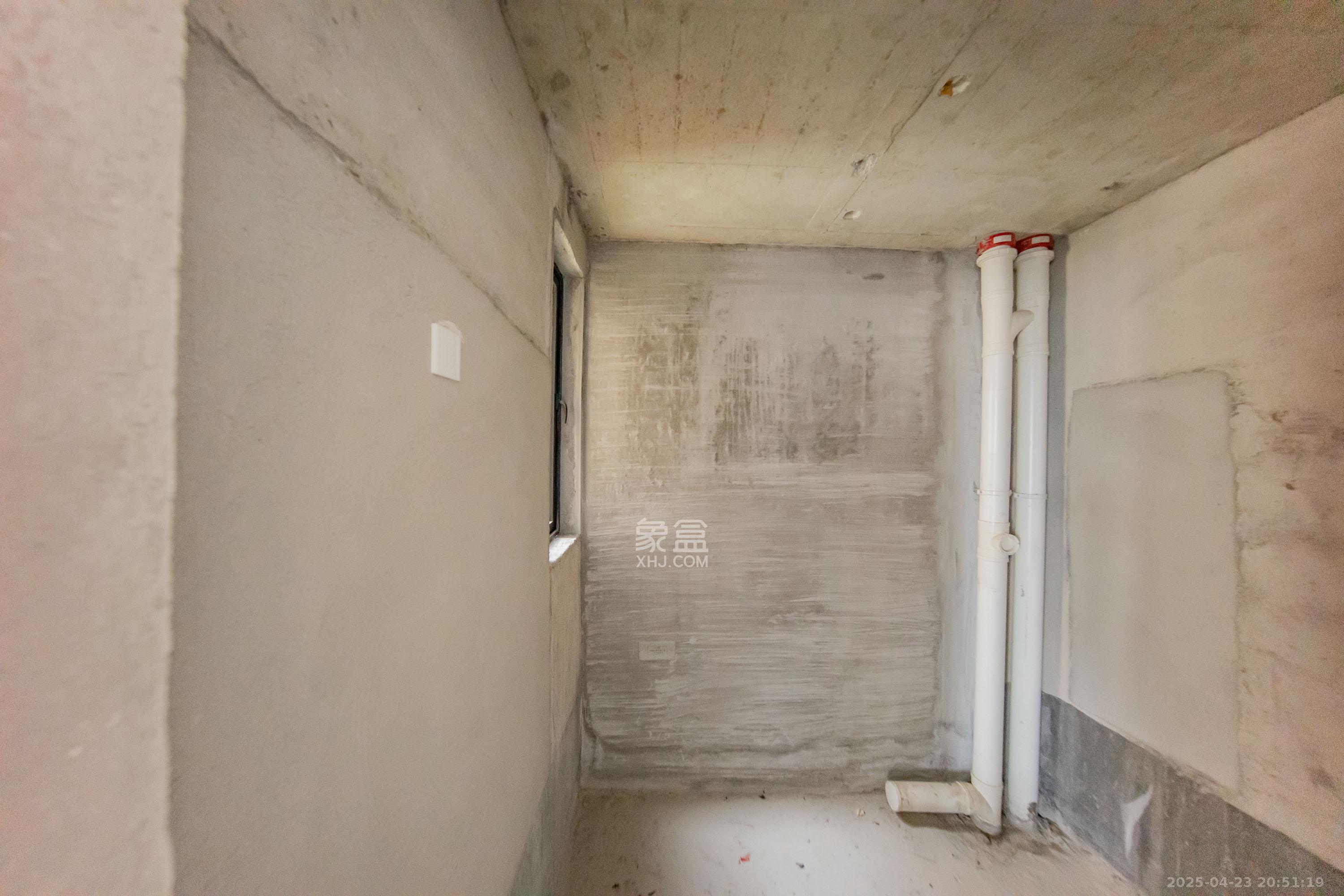 建投象山国际  4室2厅2卫   170.00万卫生间