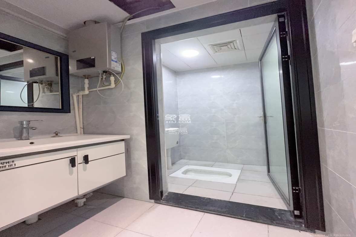 中云公寓 5室2厅1卫 5000.0元/月 中云公寓 5室2厅1卫 5000.0元/月室内图