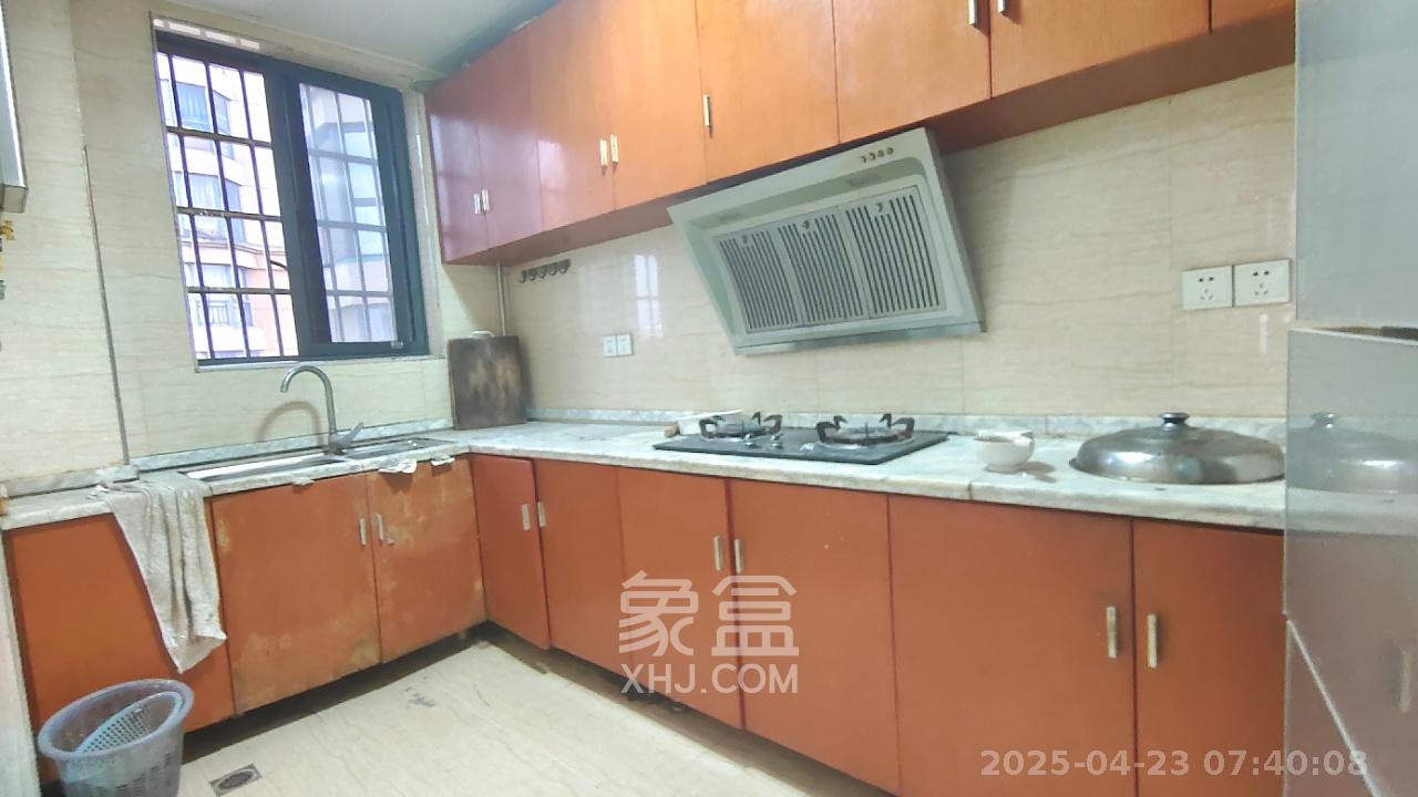 翡翠华庭  2室2厅1卫   1700.00元/月室内图