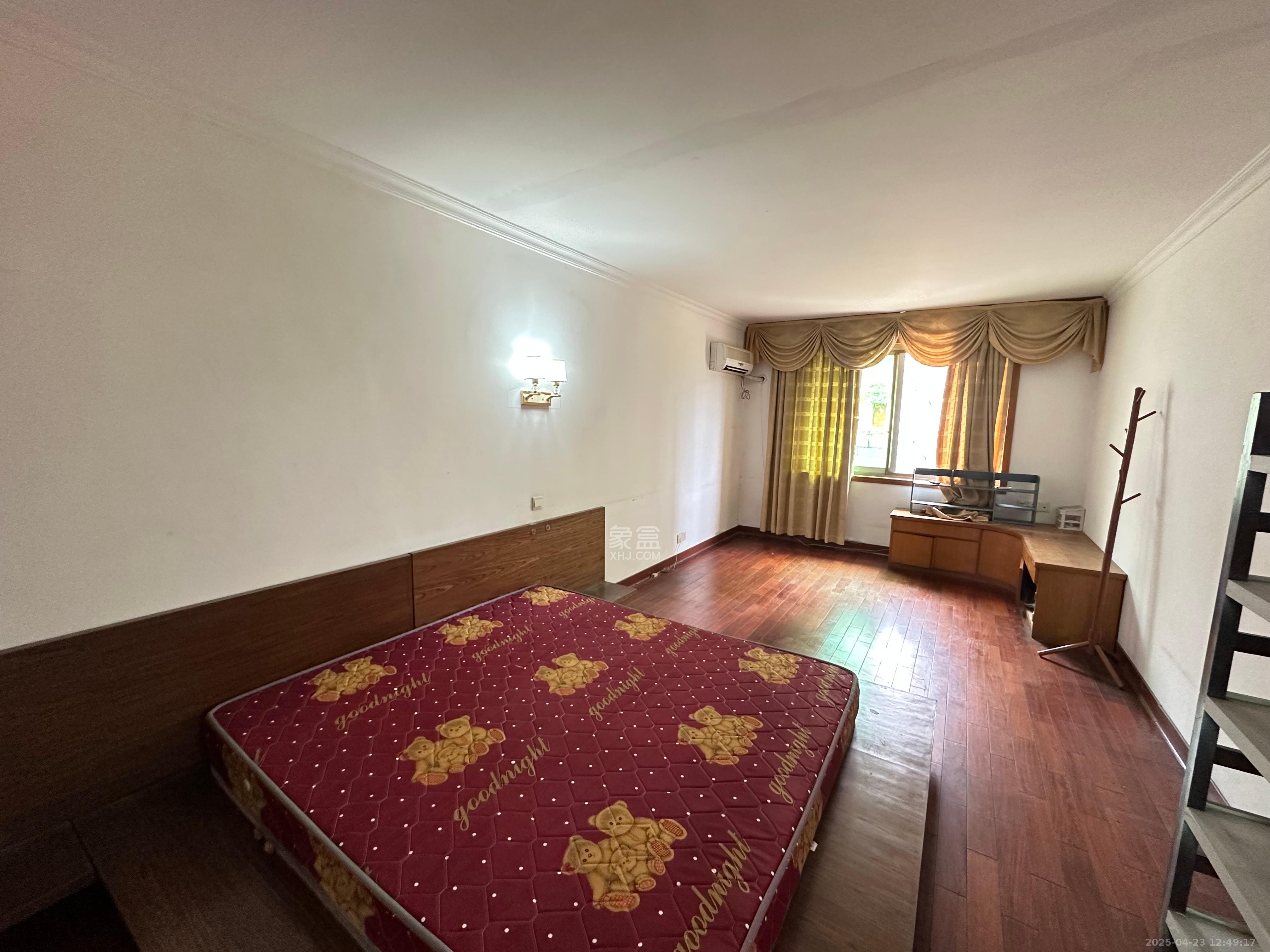 咸嘉新村嘉文苑 3室2厅2卫 2200.0元/月 咸嘉新村嘉文苑 3室2厅2卫 2200.0元/月室内图