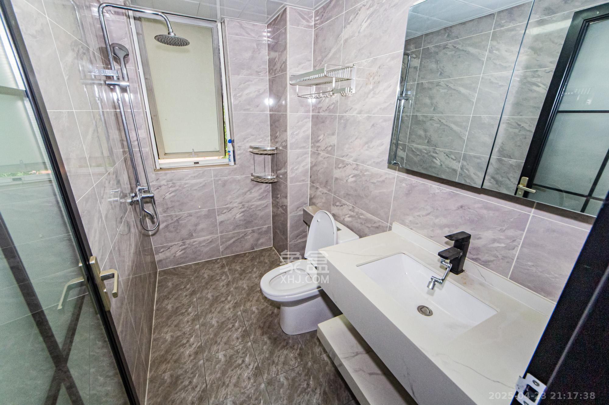 北辰三角洲E7区 3室2厅2卫 142.0万 北辰三角洲E7区 3室2厅2卫 142.0万卫生间