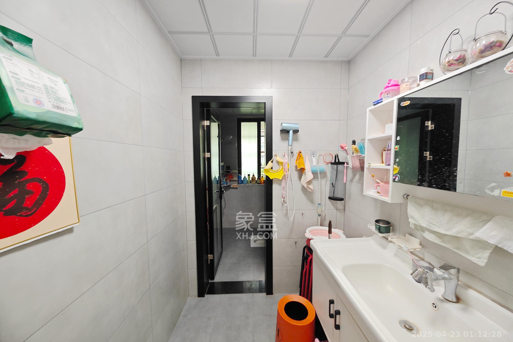 鸿景苑 3室2厅2卫 69.0万 鸿景苑 3室2厅2卫 69.0万其他