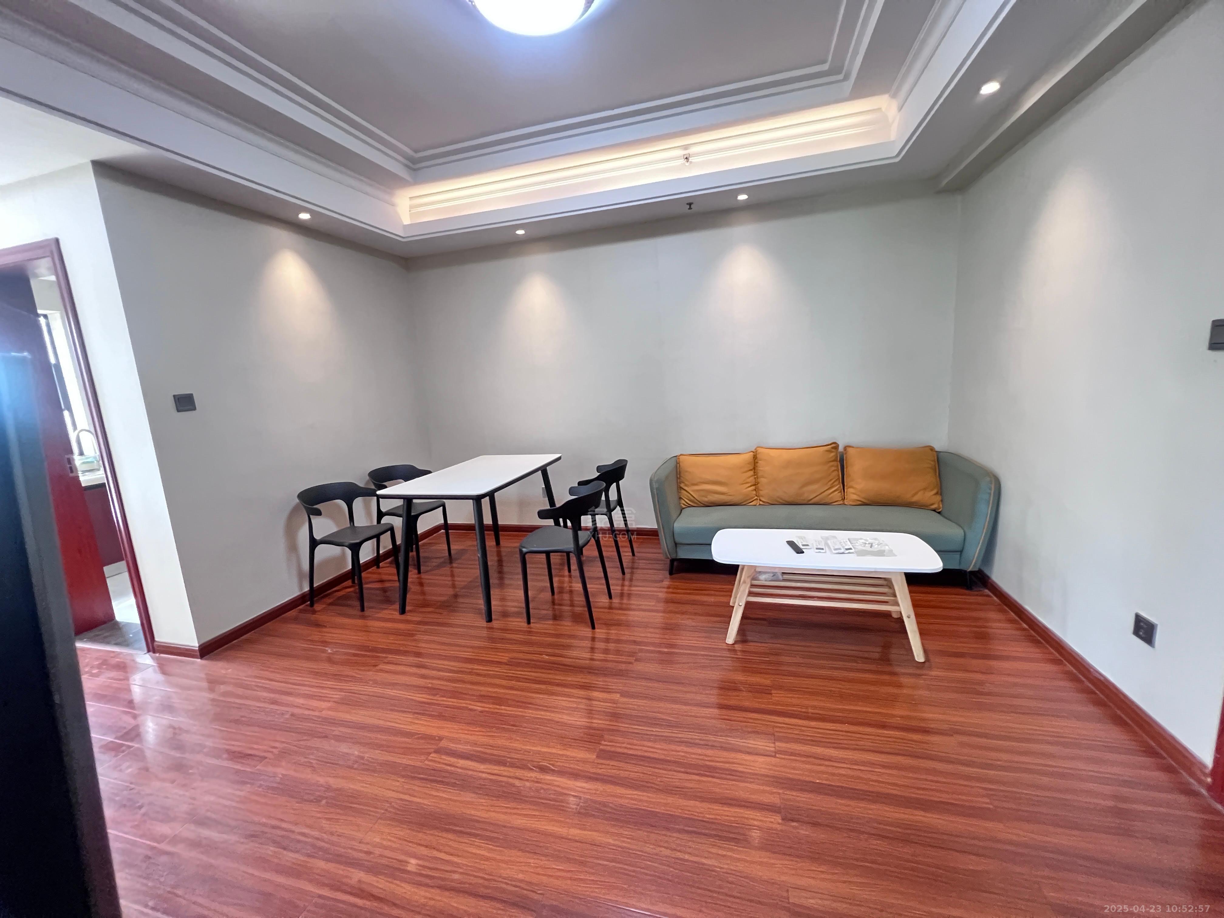 山语云栖 3室2厅1卫 2000.0元/月 山语云栖 3室2厅1卫 2000.0元/月室内图