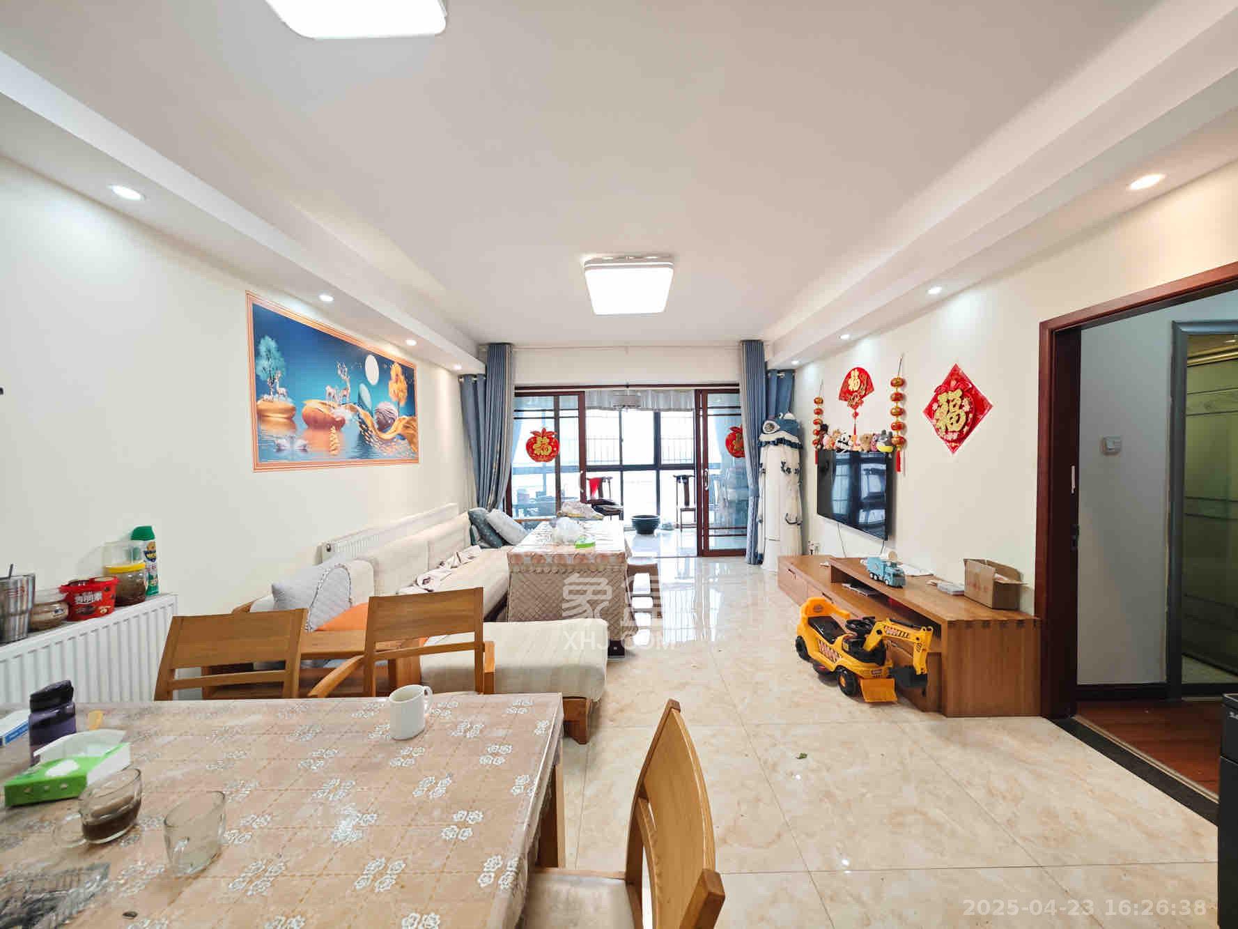 德庆水韵山城 4室3厅1卫 3800.0元/月 德庆水韵山城 4室3厅1卫 3800.0元/月室内图