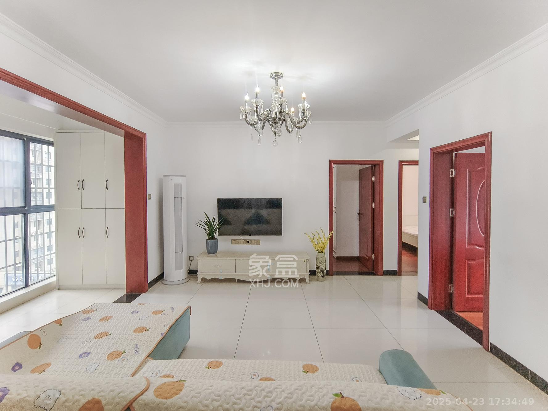 花样年华  3室2厅1卫    55.8万 花样年华  3室2厅1卫    55.8万客厅