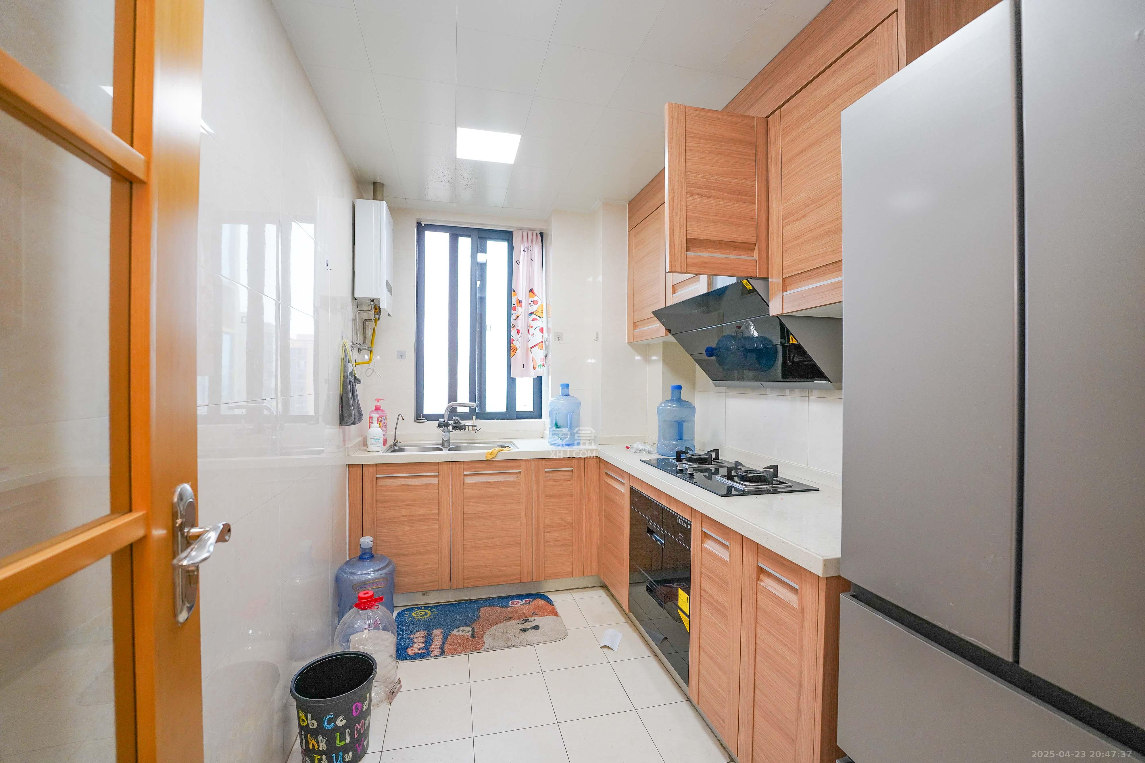 中建璟和城 3室2厅2卫 120.0万 中建璟和城 3室2厅2卫 120.0万厨房