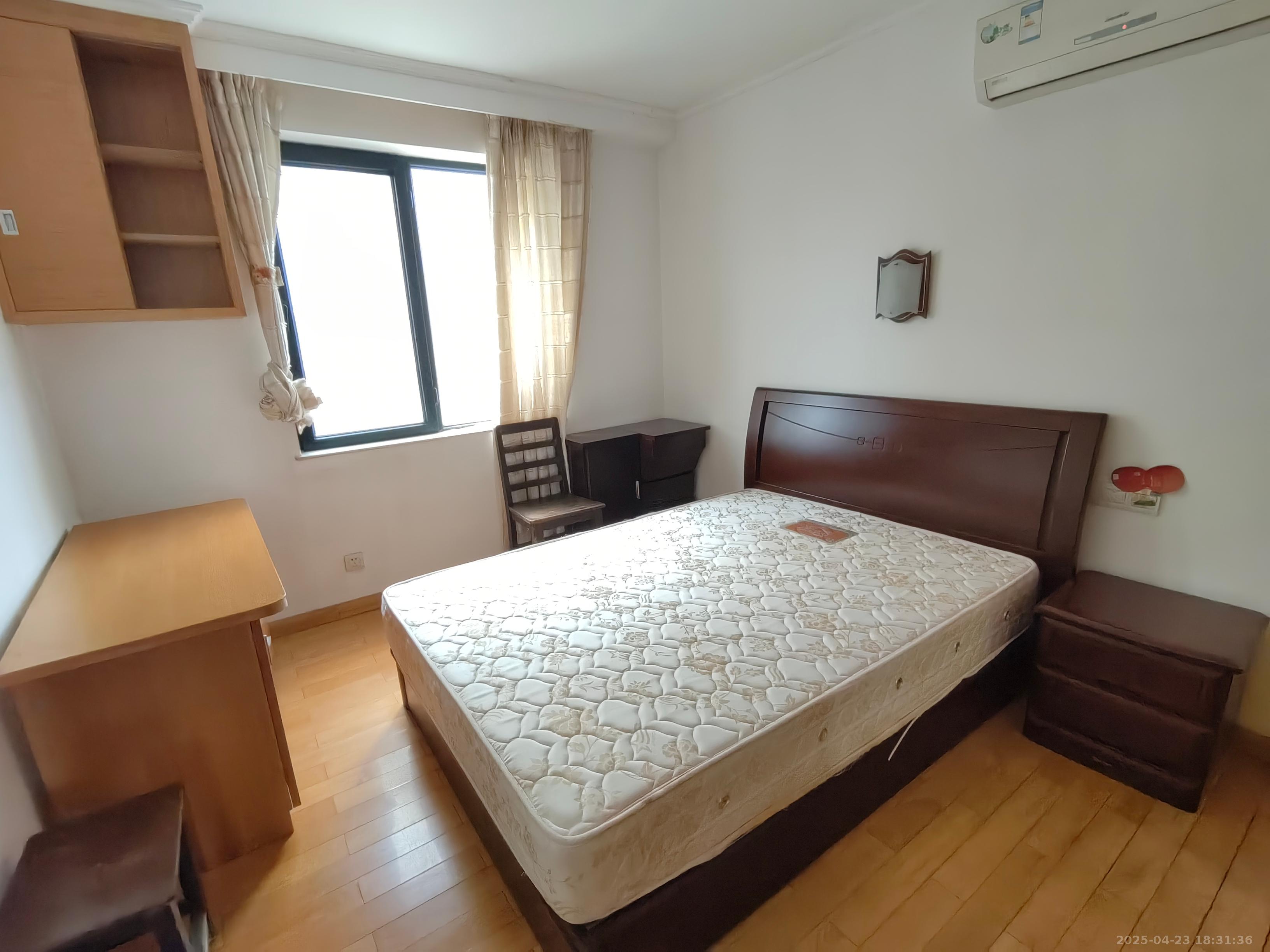 南国新城 3室2厅2卫 2400.0元/月 南国新城 3室2厅2卫 2400.0元/月室内图