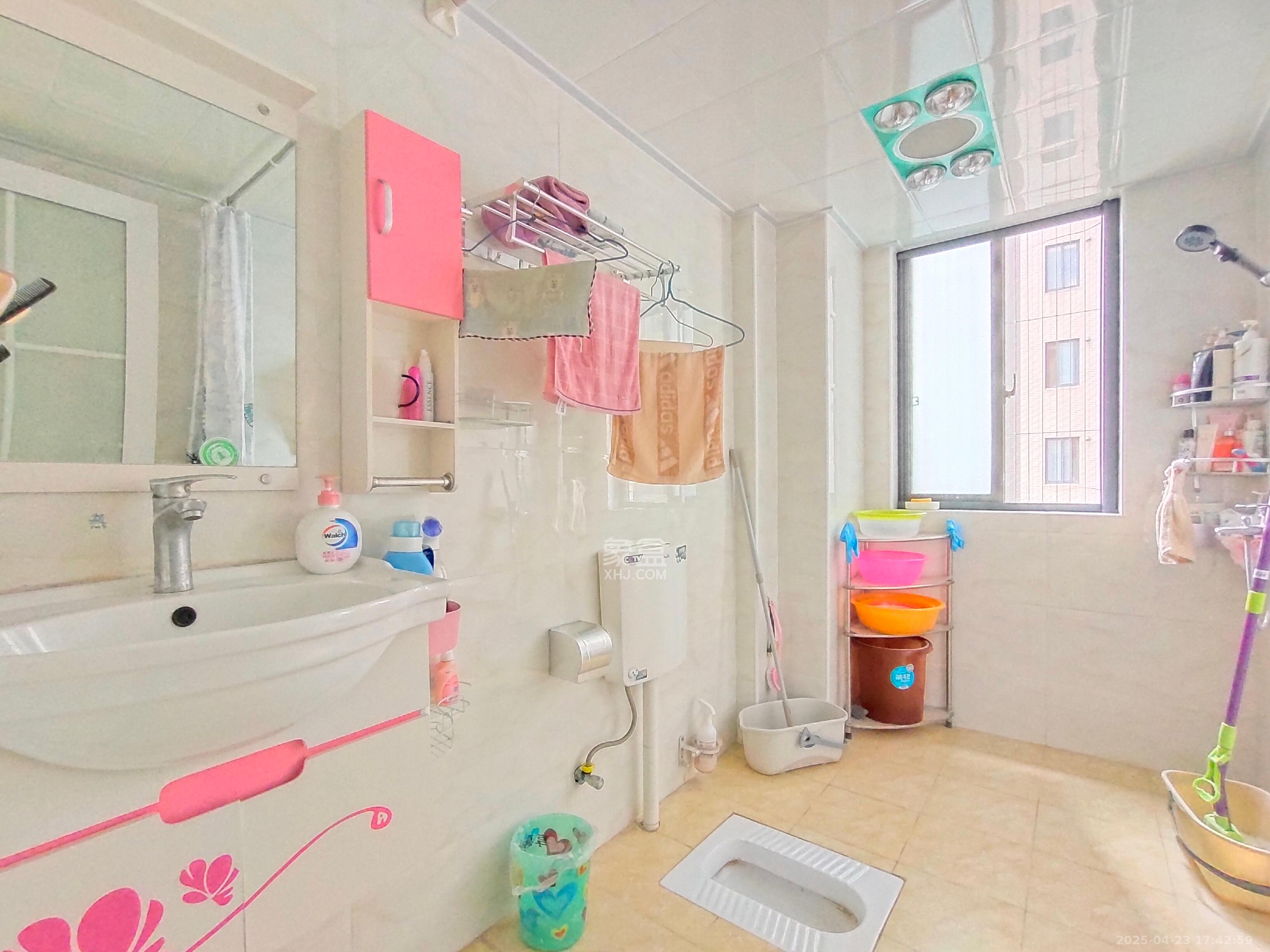 融科东南海 3室2厅1卫 2500.0元/月 融科东南海 3室2厅1卫 2500.0元/月室内图