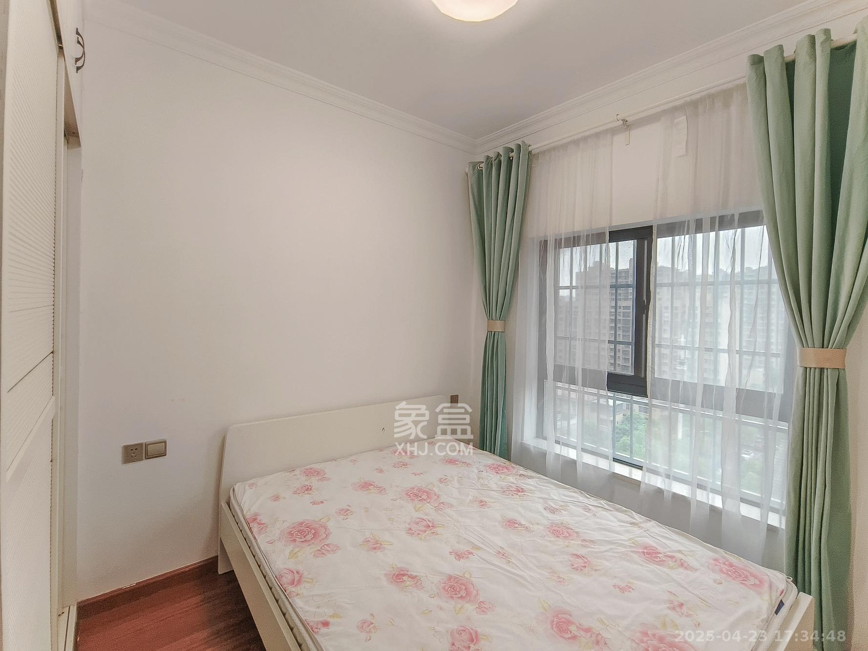 花样年华  3室2厅1卫    55.8万 花样年华  3室2厅1卫    55.8万卧室