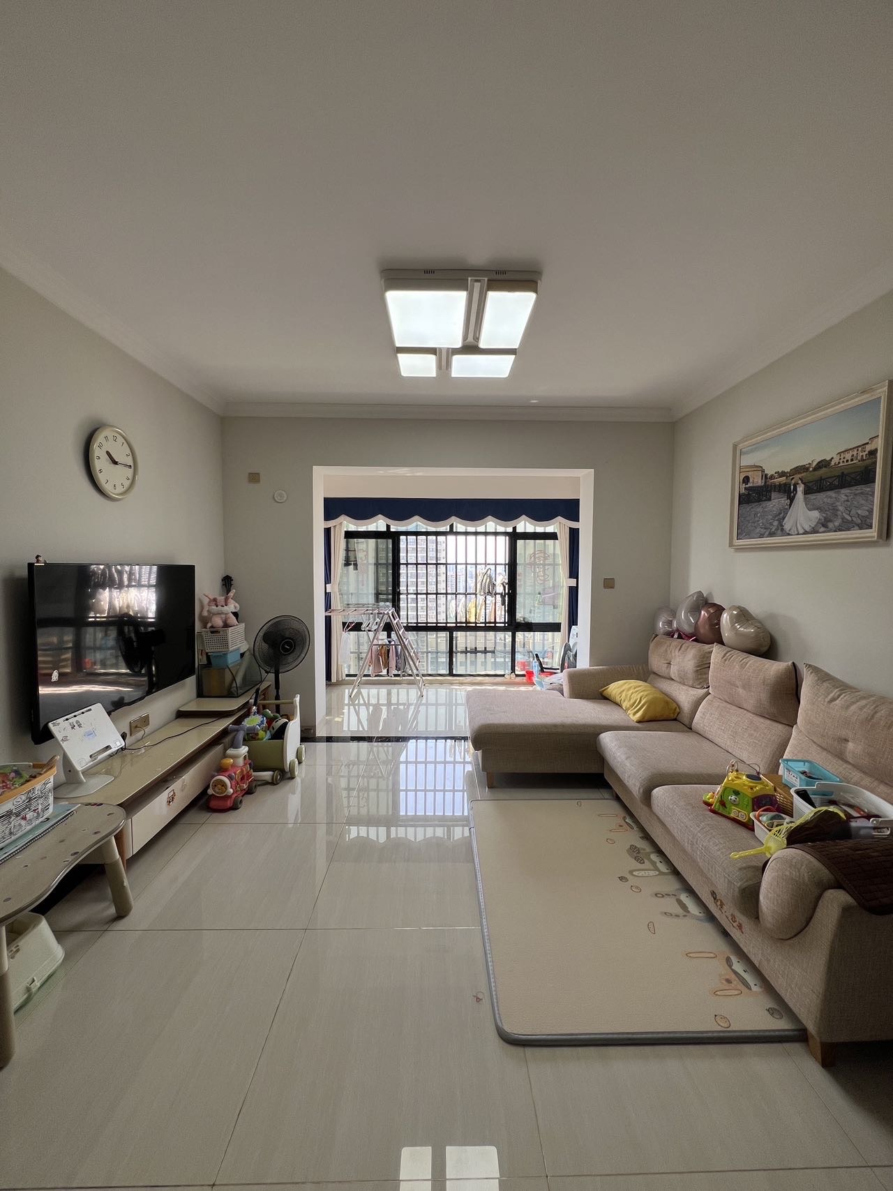 长堤中心  2室2厅1卫    138.0万 长堤中心  2室2厅1卫    138.0万客厅