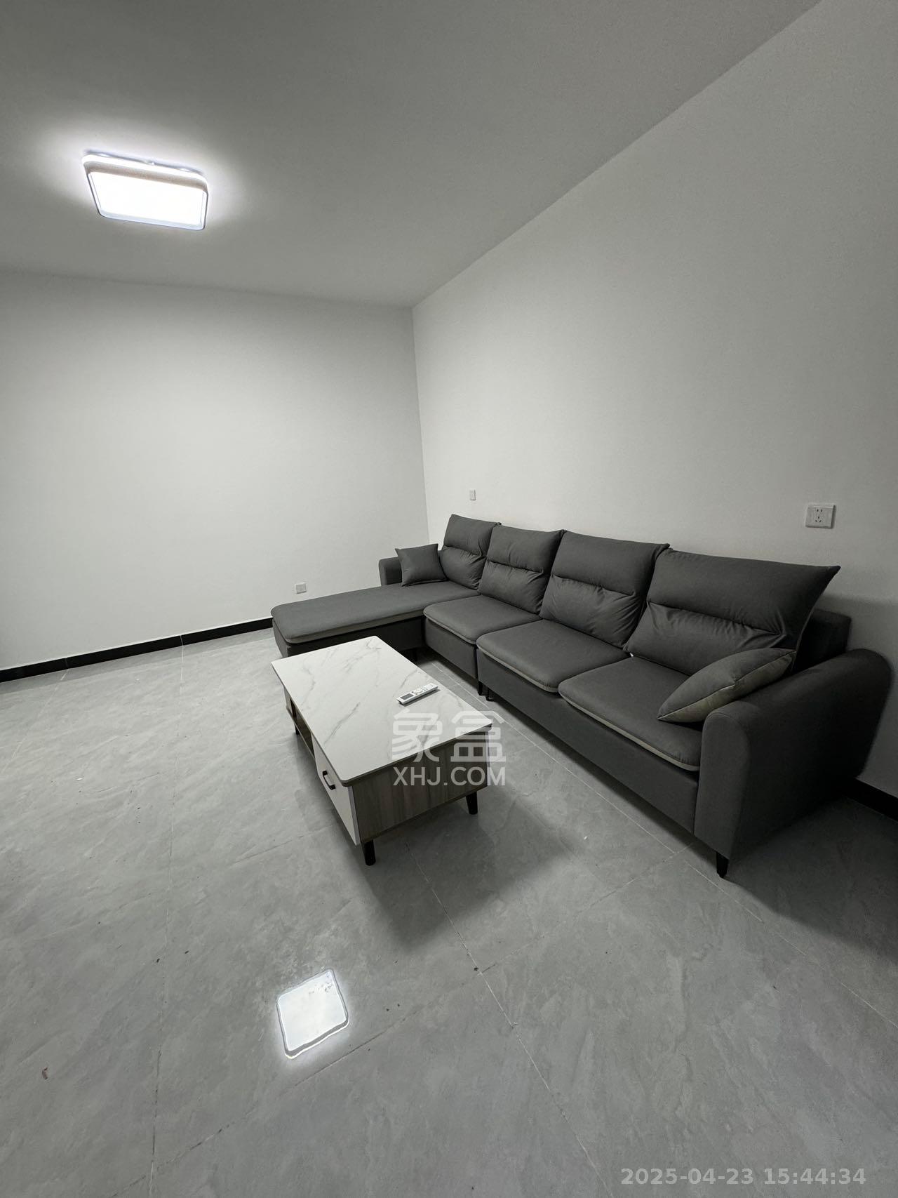 怡海星城  2室2厅1卫    1800.0元/月 怡海星城  2室2厅1卫    1800.0元/月