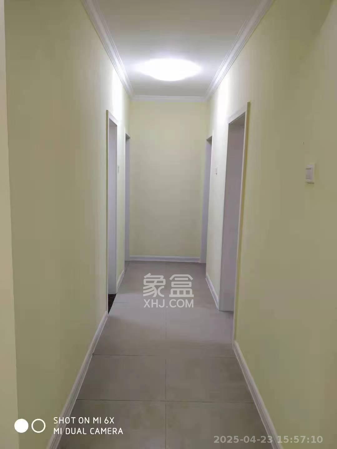 涉外花园 3室2厅2卫 3200.0元/月 涉外花园 3室2厅2卫 3200.0元/月室内图