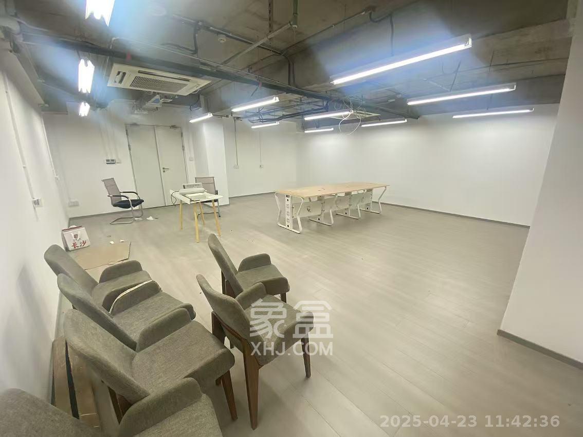 荟聚之光  1室1厅1卫   4000.00元/月室内图
