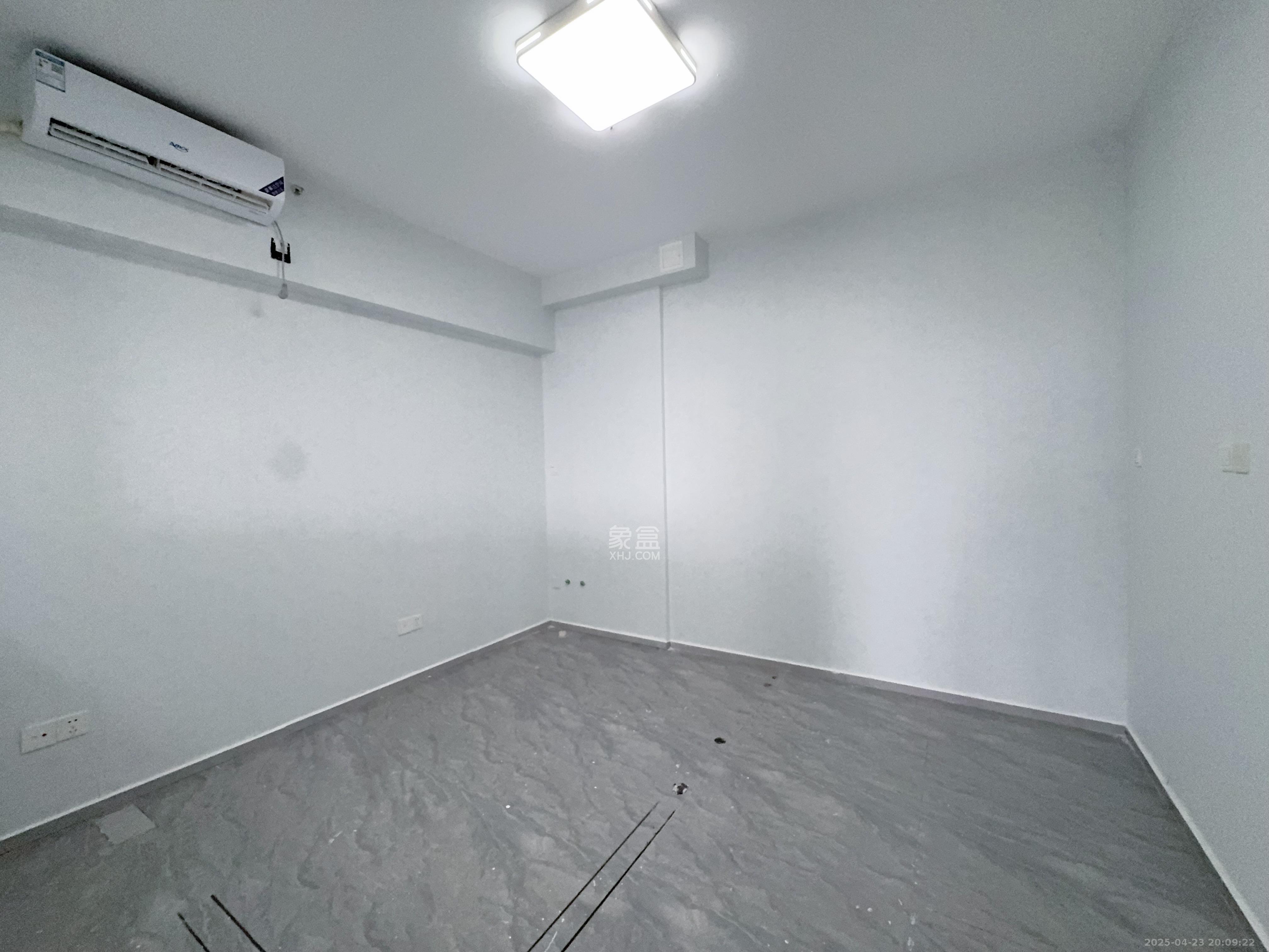 中云公寓 5室2厅2卫 5000.0元/月 中云公寓 5室2厅2卫 5000.0元/月室内图