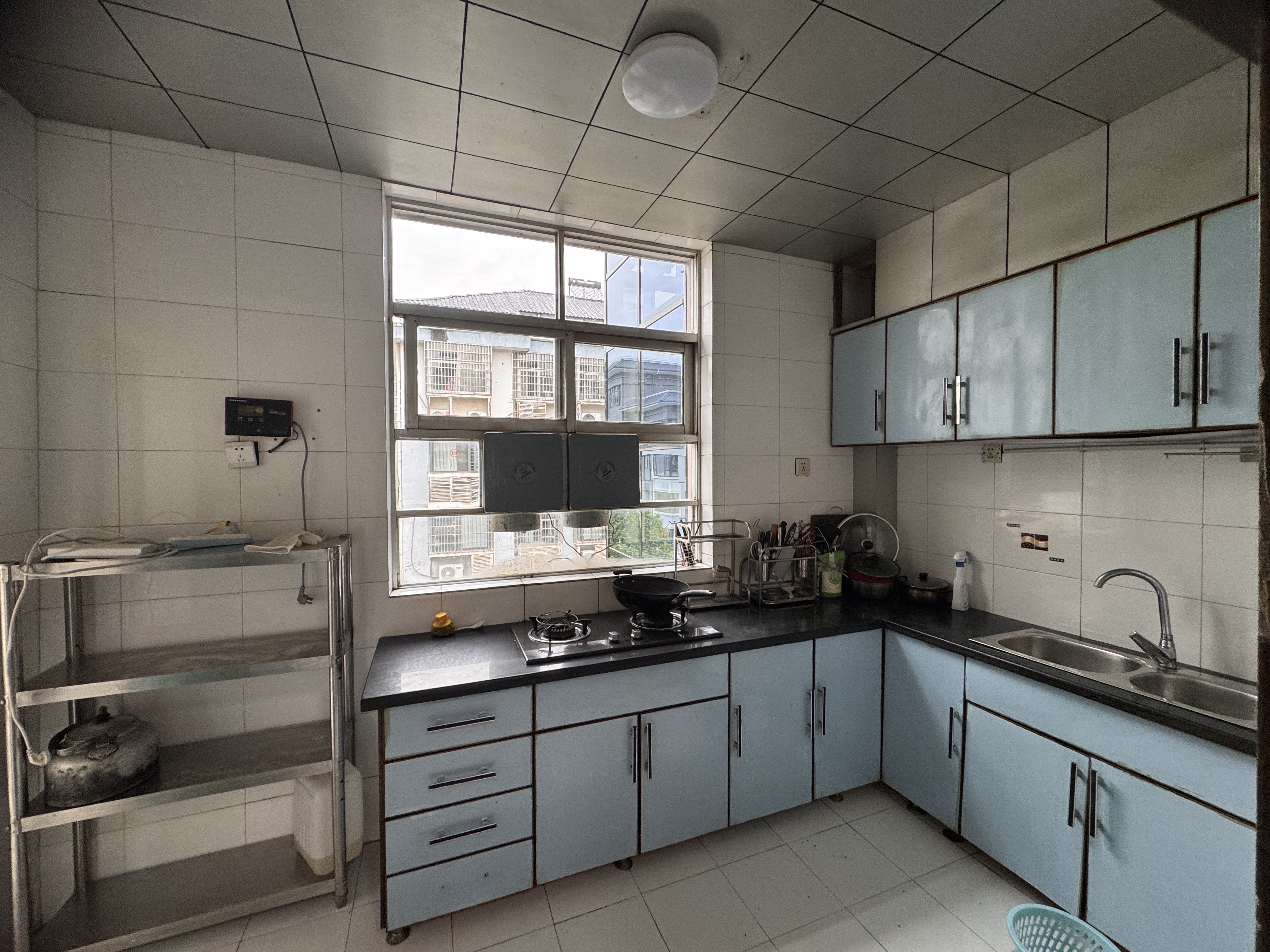 德皇小区  1室0厅0卫    2200.0元/月 德皇小区  1室0厅0卫    2200.0元/月室内图