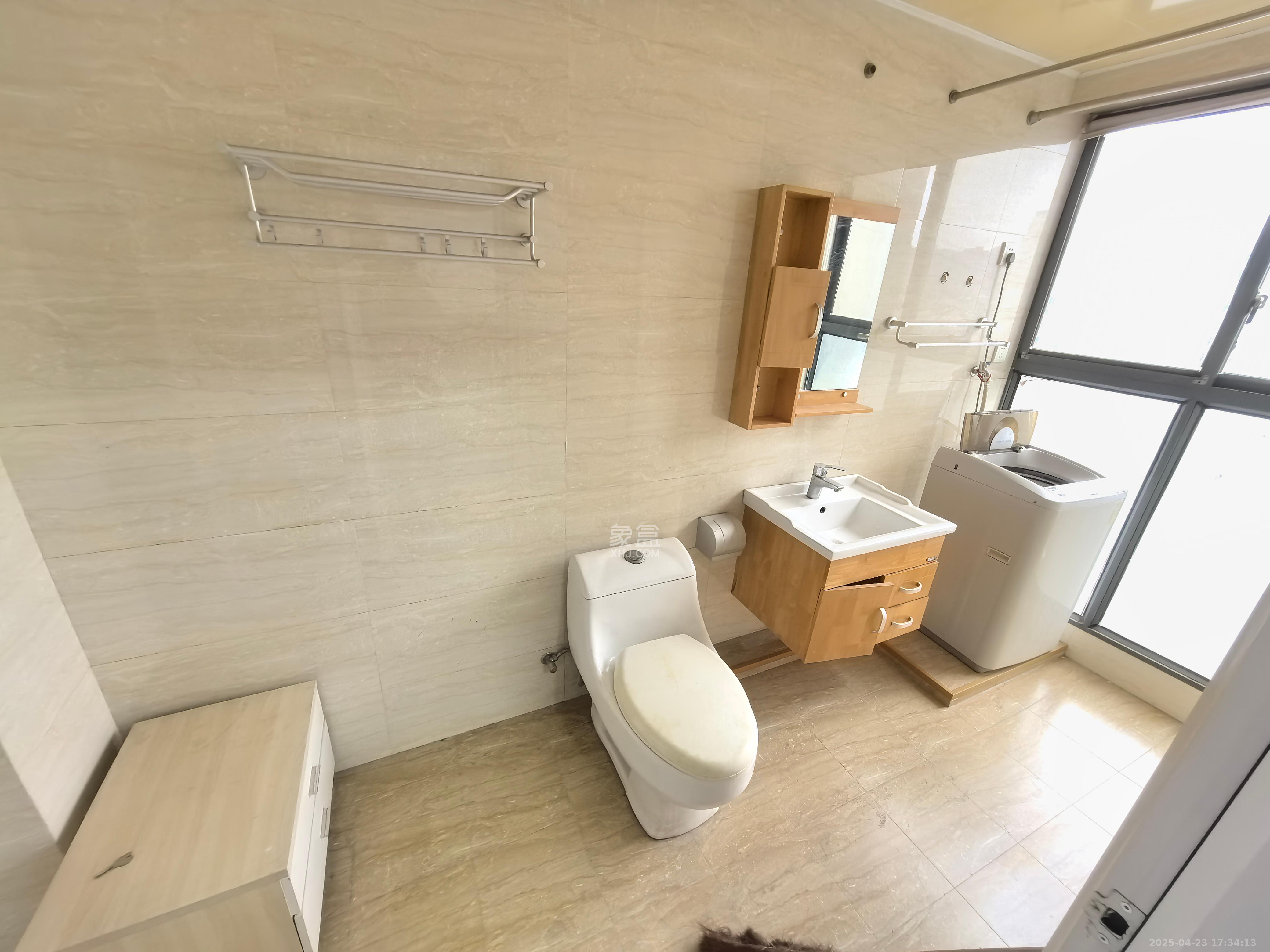 湘府东苑  2室2厅2卫   2100.00元/月室内图