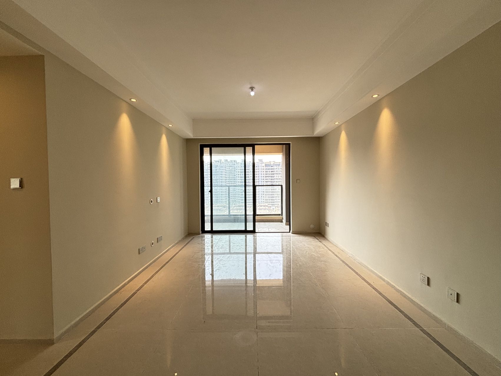 大华锦绣海岸三期 3室2厅1卫 176.0万 大华锦绣海岸三期 3室2厅1卫 176.0万室内图