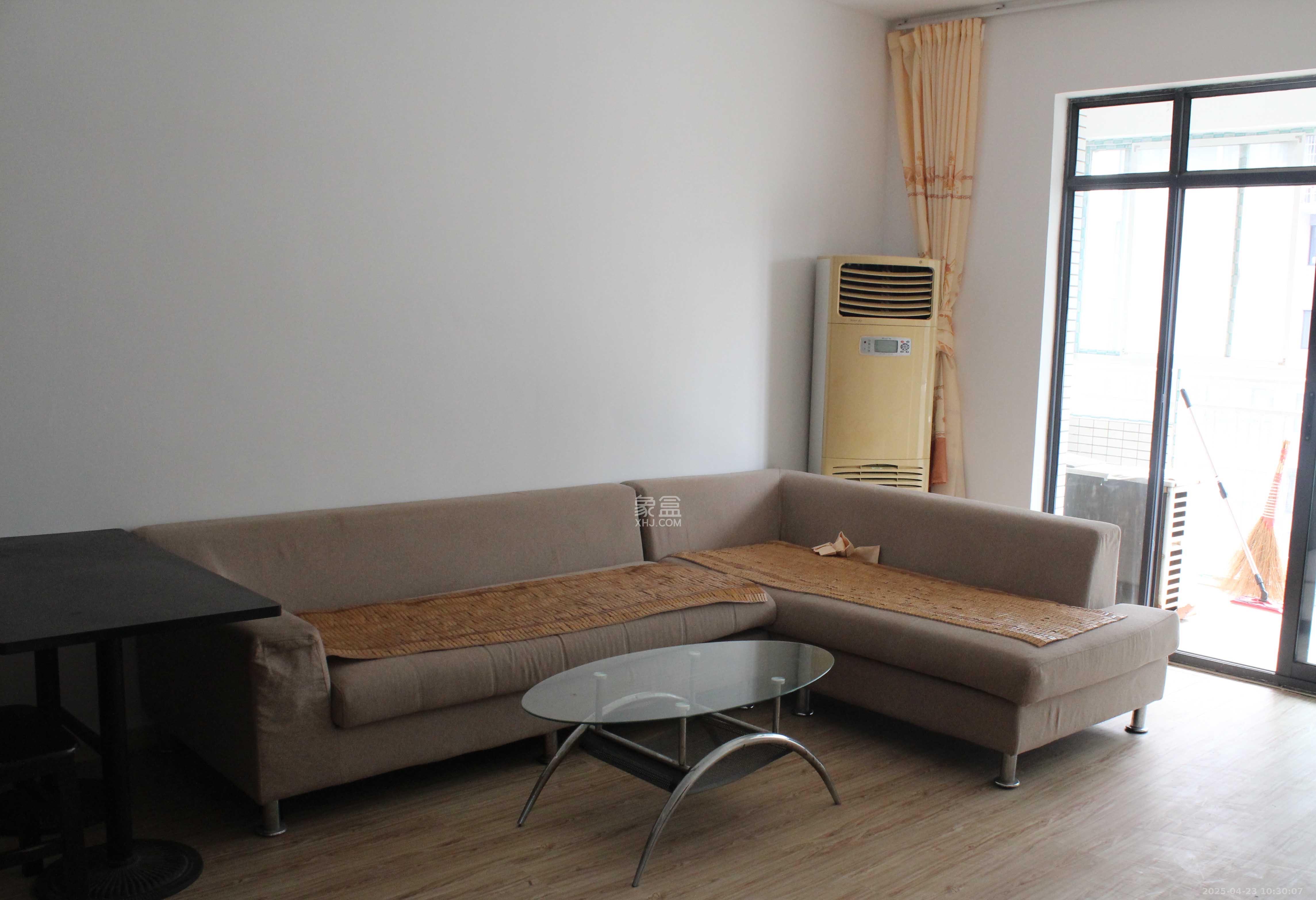 满庭芳小区  2室2厅1卫    1700.0元/月室内图