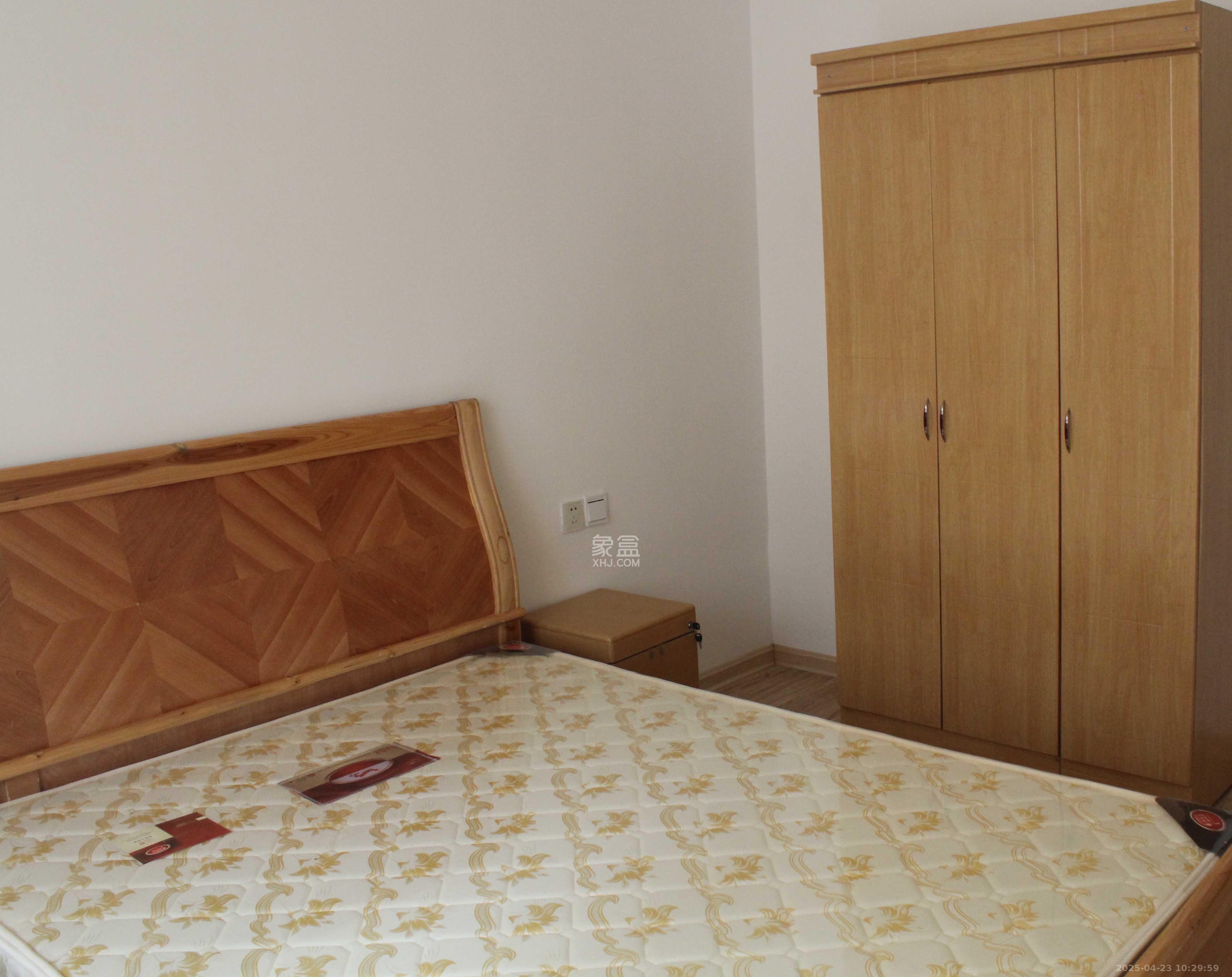 满庭芳小区 2室2厅1卫 1700.0元/月 满庭芳小区 2室2厅1卫 1700.0元/月室内图