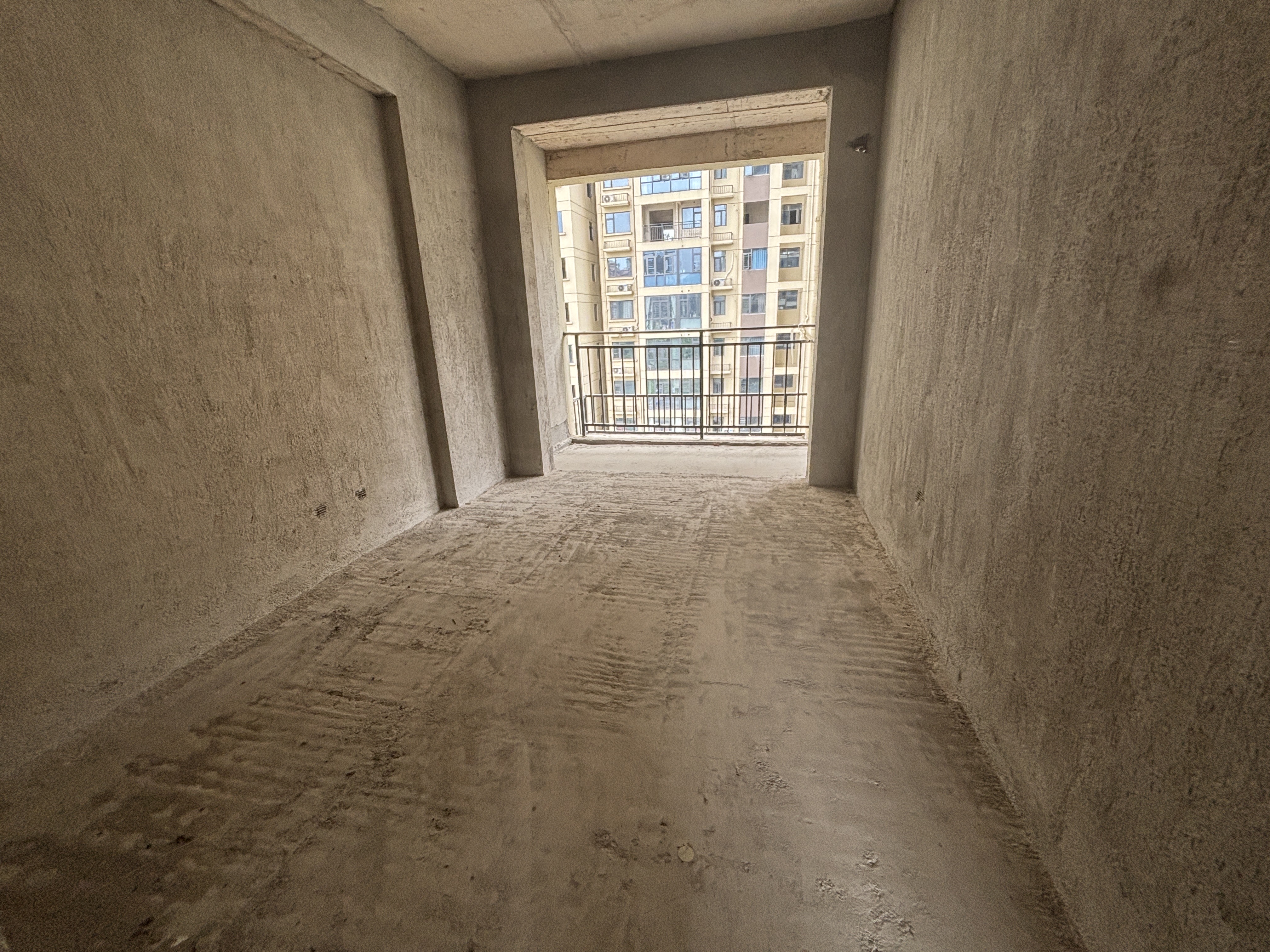 云泰天麓 5室2厅3卫 89.8万 云泰天麓 5室2厅3卫 89.8万客厅