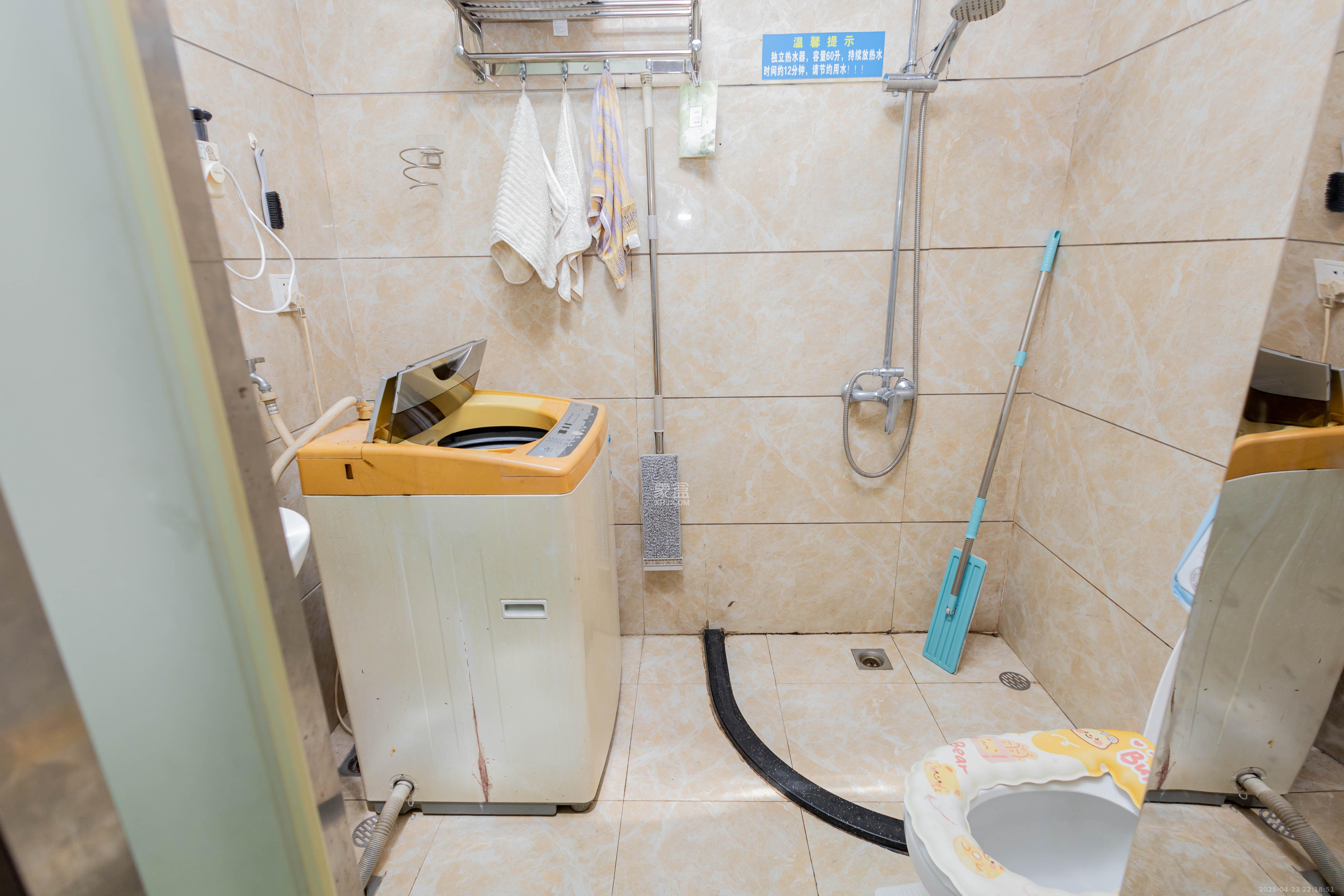佐佑大厦  1室1厅1卫   12.00万卫生间