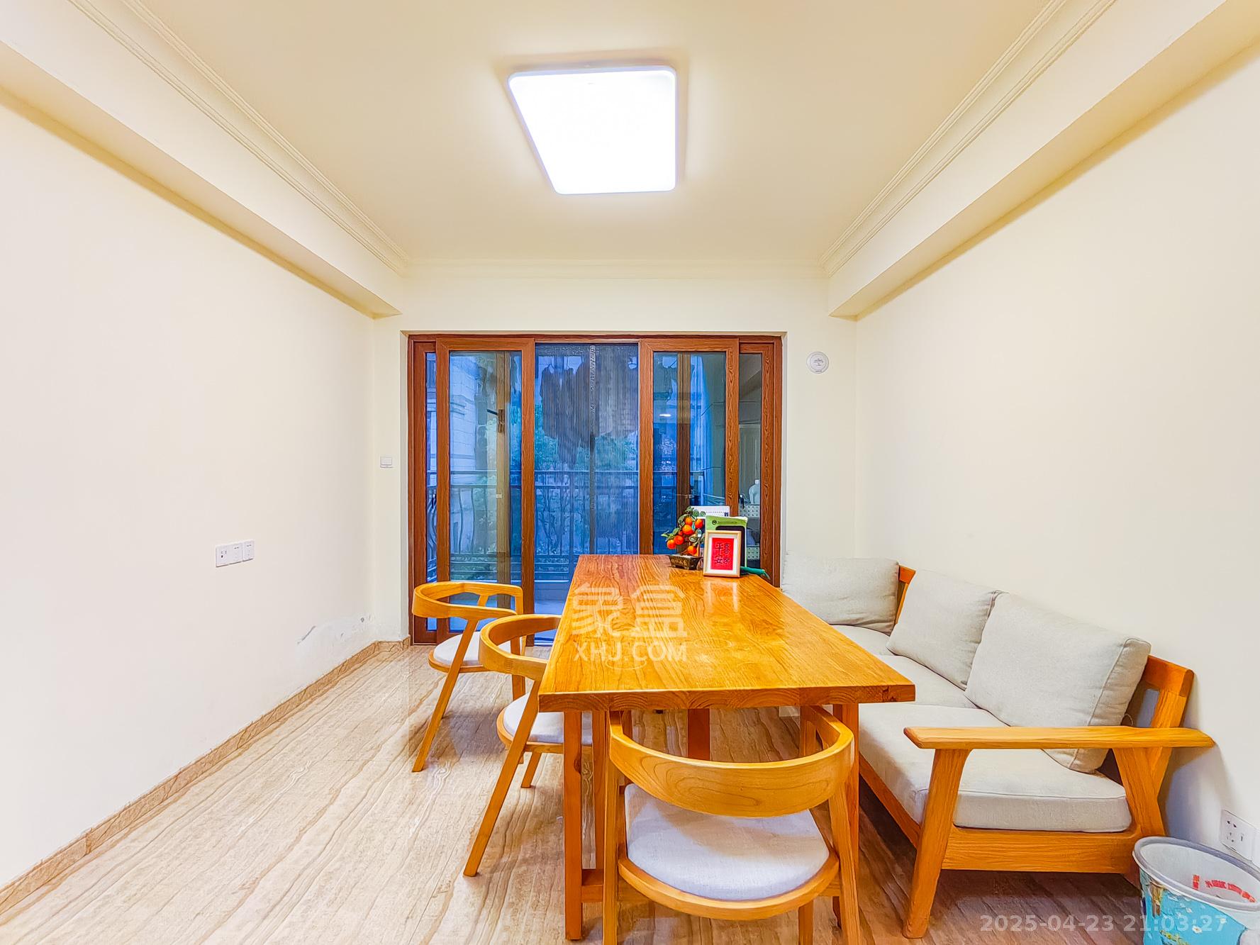 碧桂园翘楚棠 3室2厅1卫 70.0万 碧桂园翘楚棠 3室2厅1卫 70.0万客厅