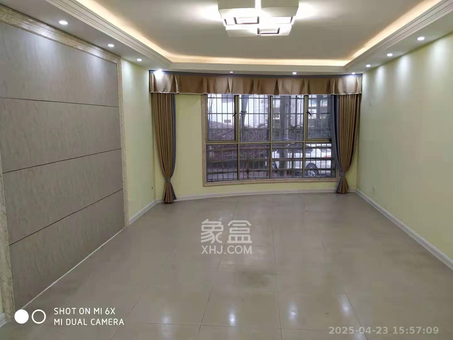 涉外花园  3室2厅2卫   3200.00元/月室内图