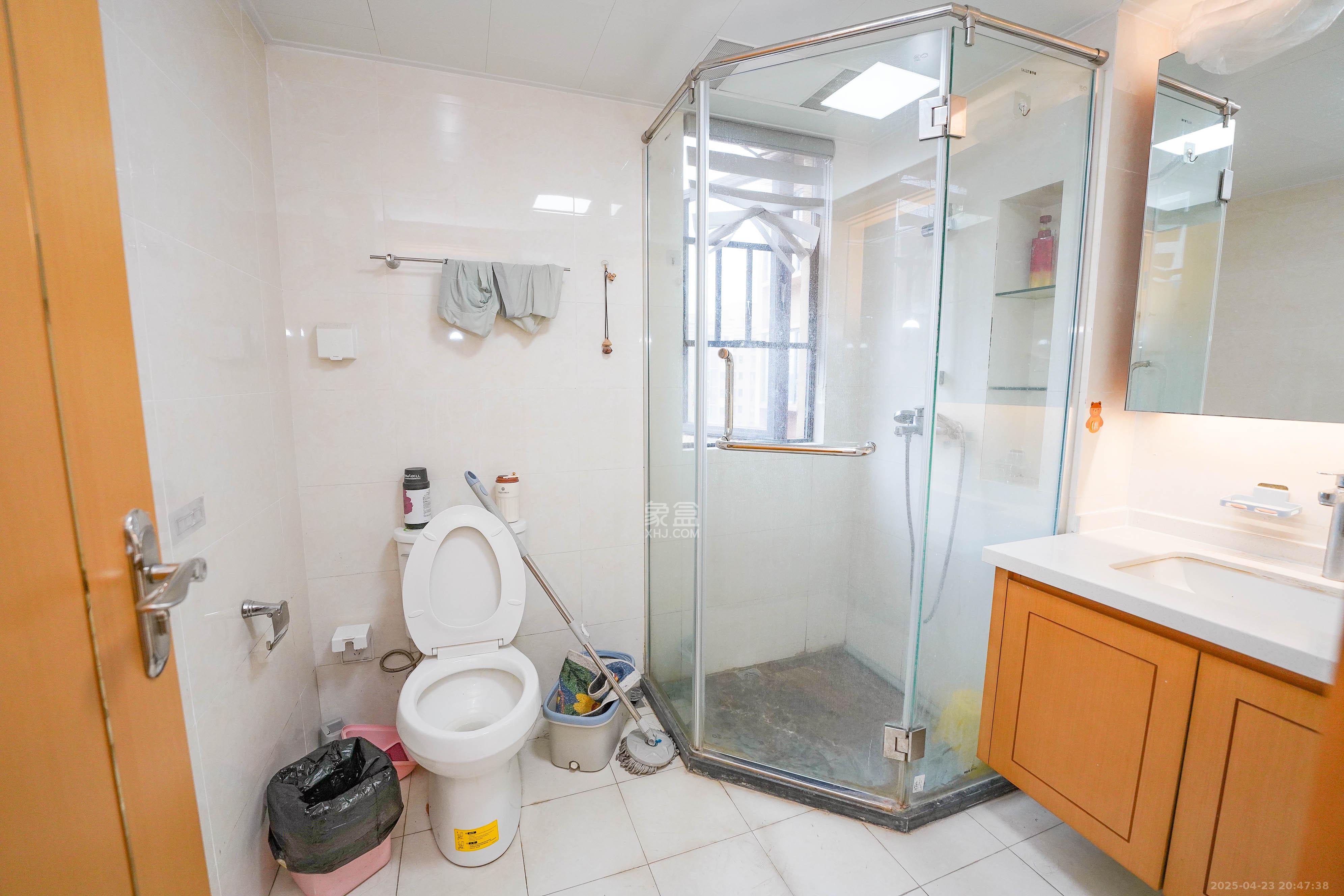 中建璟和城 3室2厅2卫 120.0万 中建璟和城 3室2厅2卫 120.0万卫生间